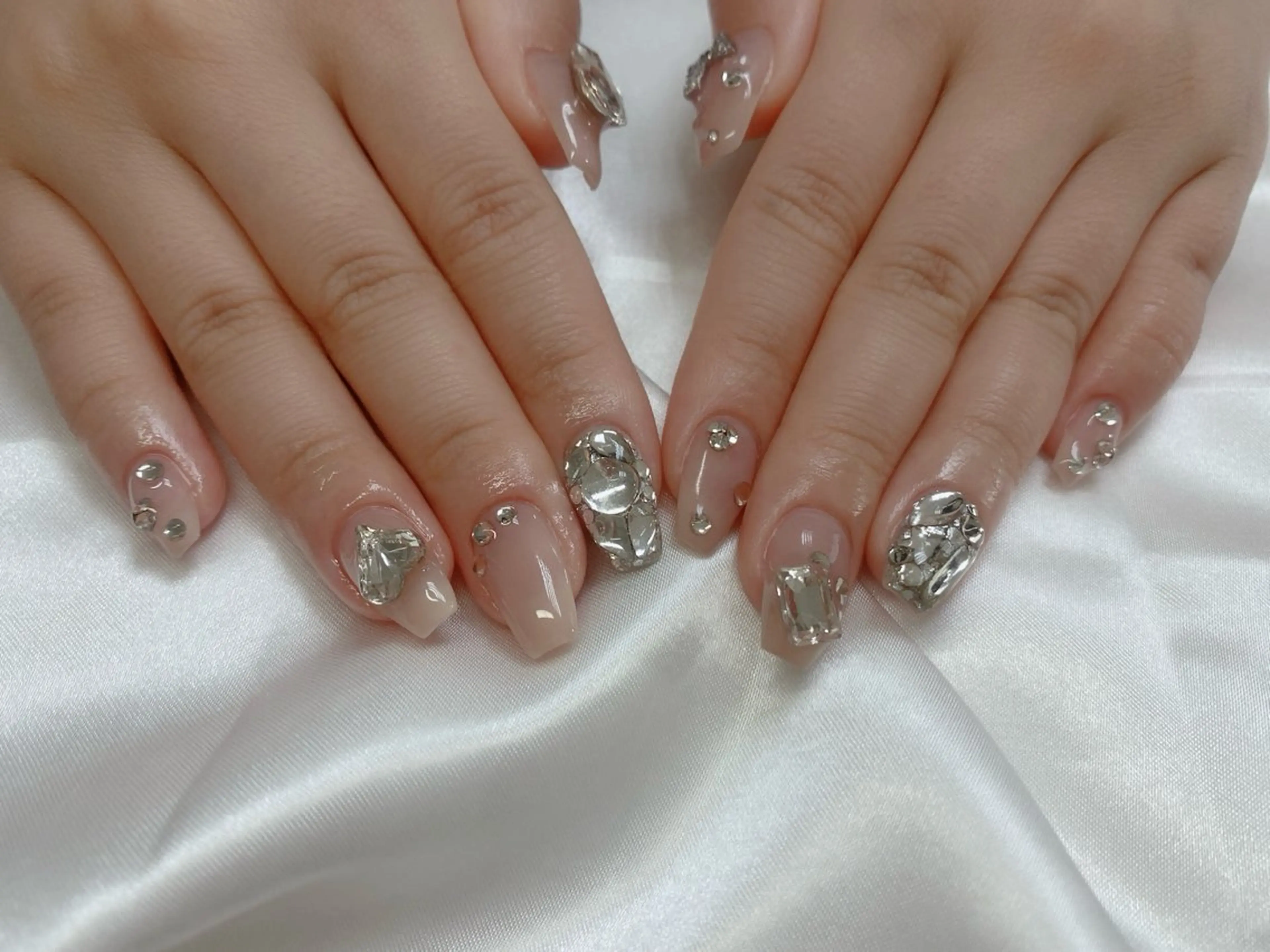 ネイル ハンドネイル ハンドケア UniqueNail 長さだし専門店のネイルデザイン