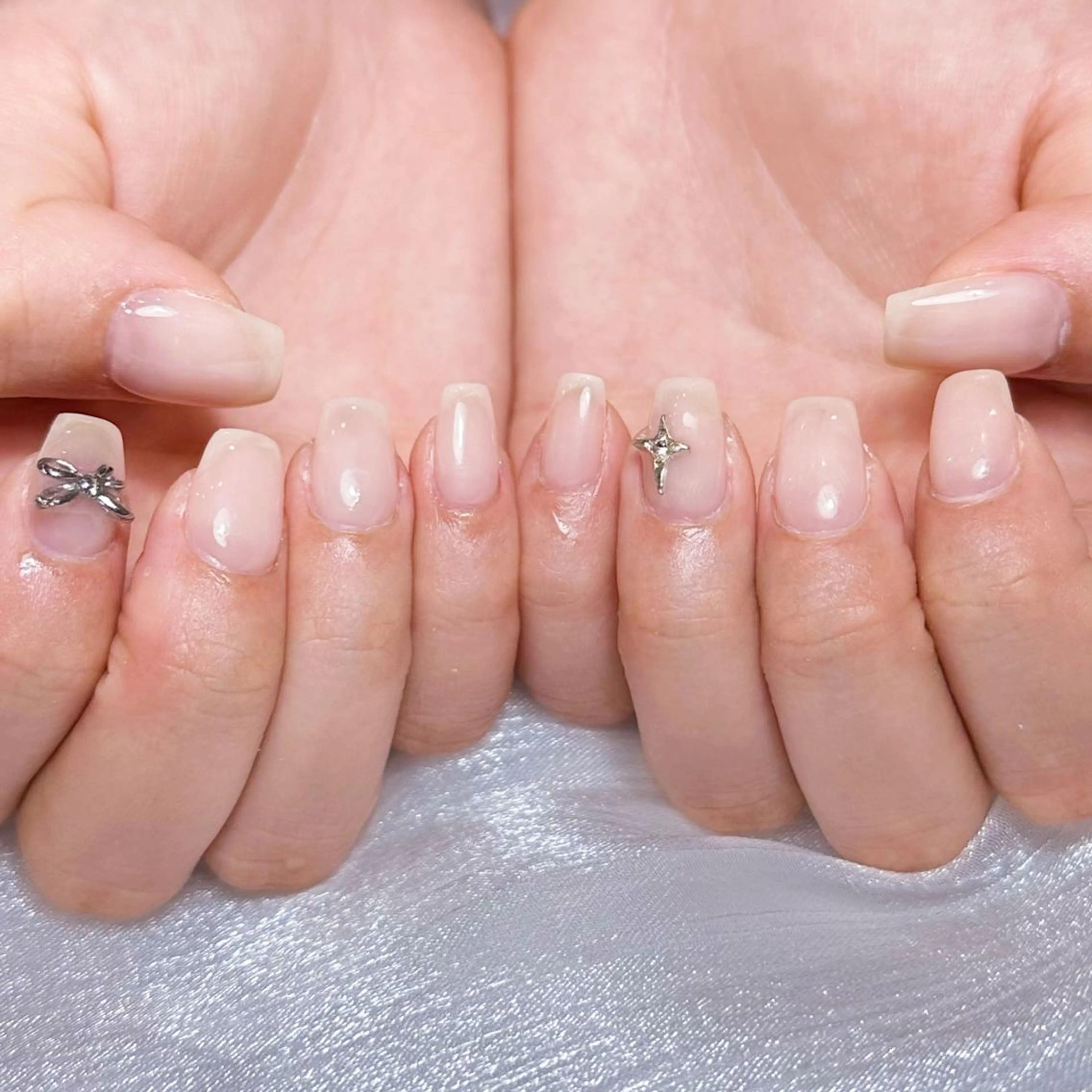 ネイル アートネイル オーロラネイル ガーリー キラキラネイル 韓国ネイル ハンドネイル DIANMOND NAIL🌸のネイルデザイン