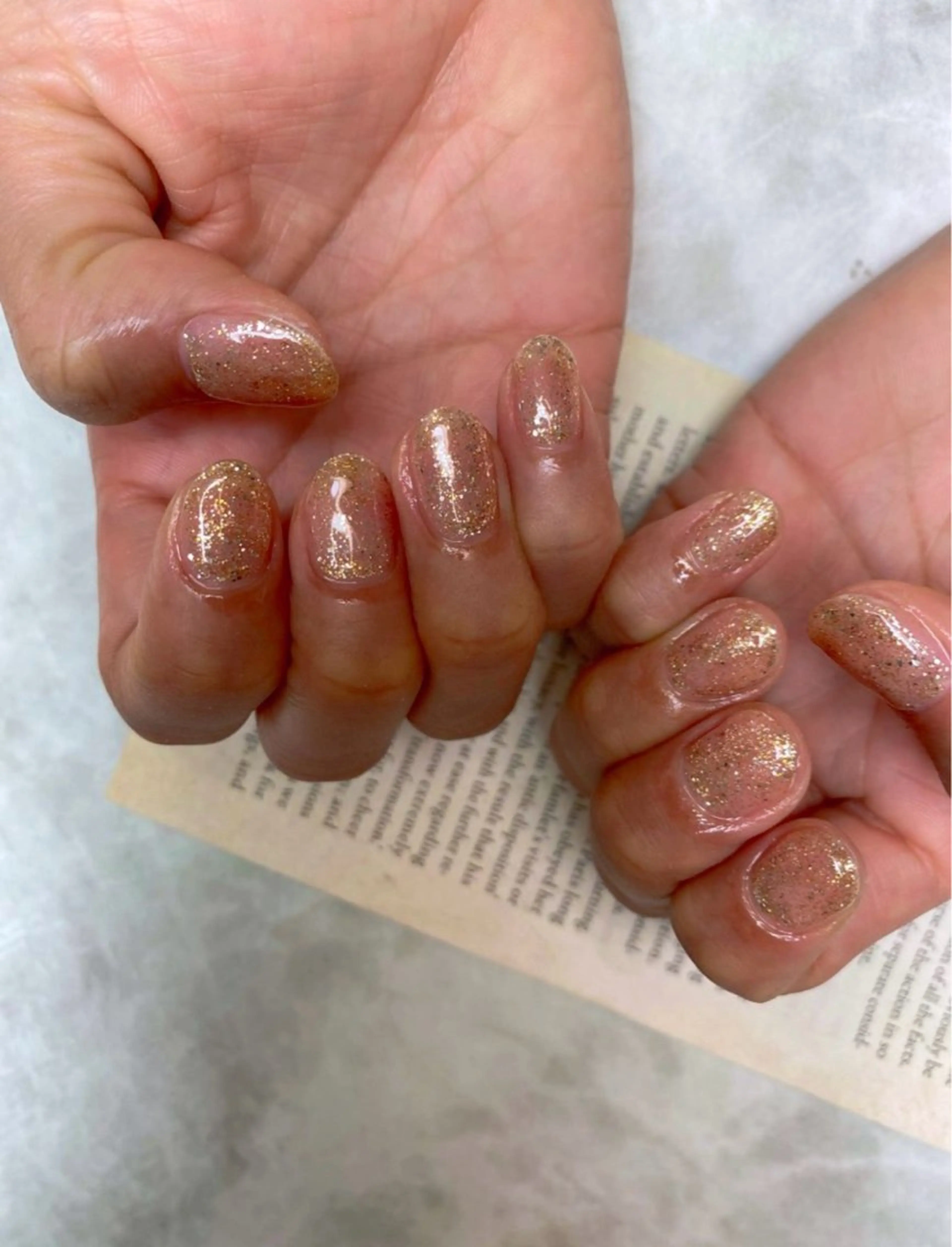 ネイル ゴールド キラキラネイル ラメ(グリッター) シルバー ハンドネイル 🌿Charme🌿 MAIのネイルデザイン