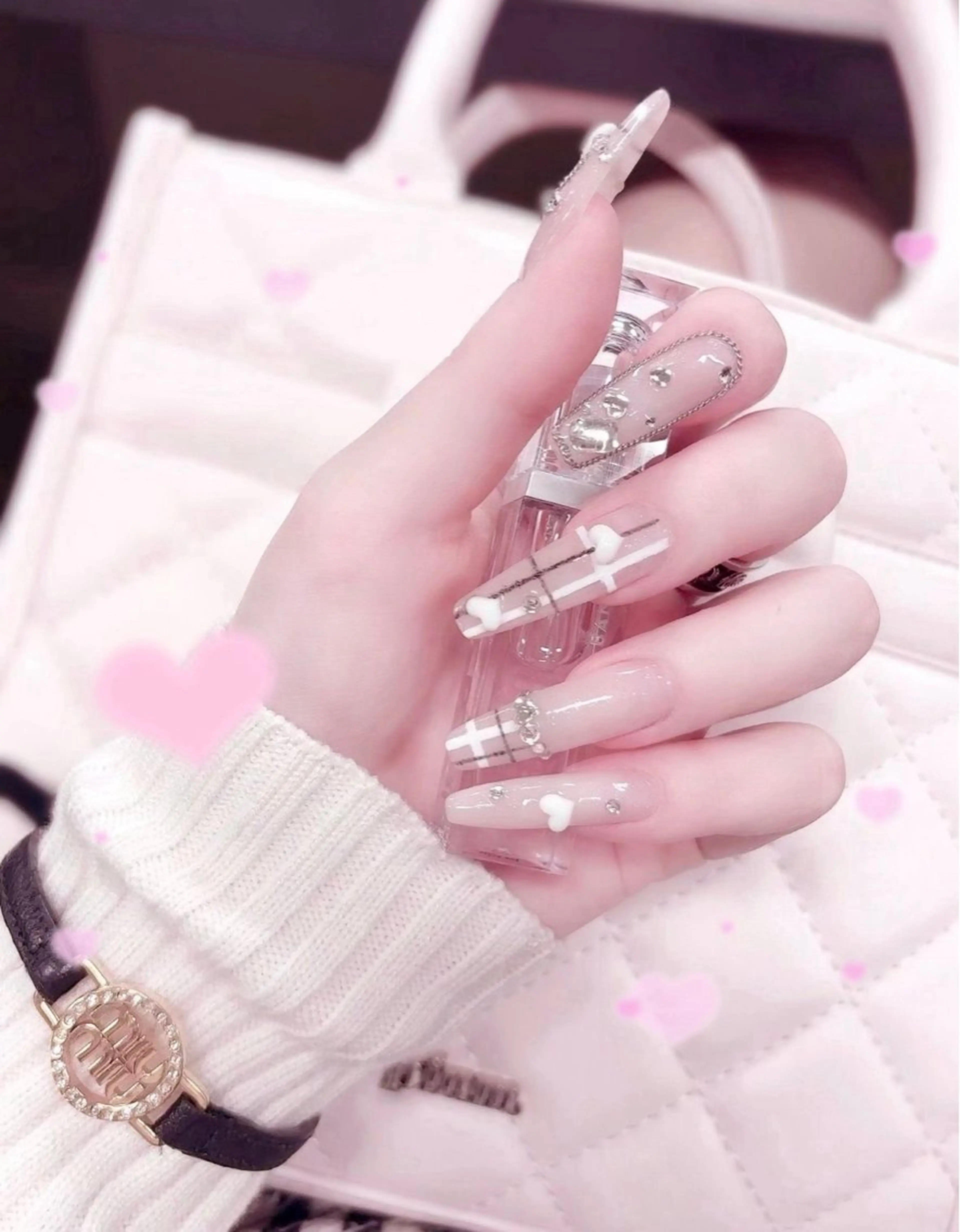 ネイル キラキラネイル 韓国ネイル ロングネイル ワンホンネイル ハンドネイル Josie nail salonのネイルデザイン
