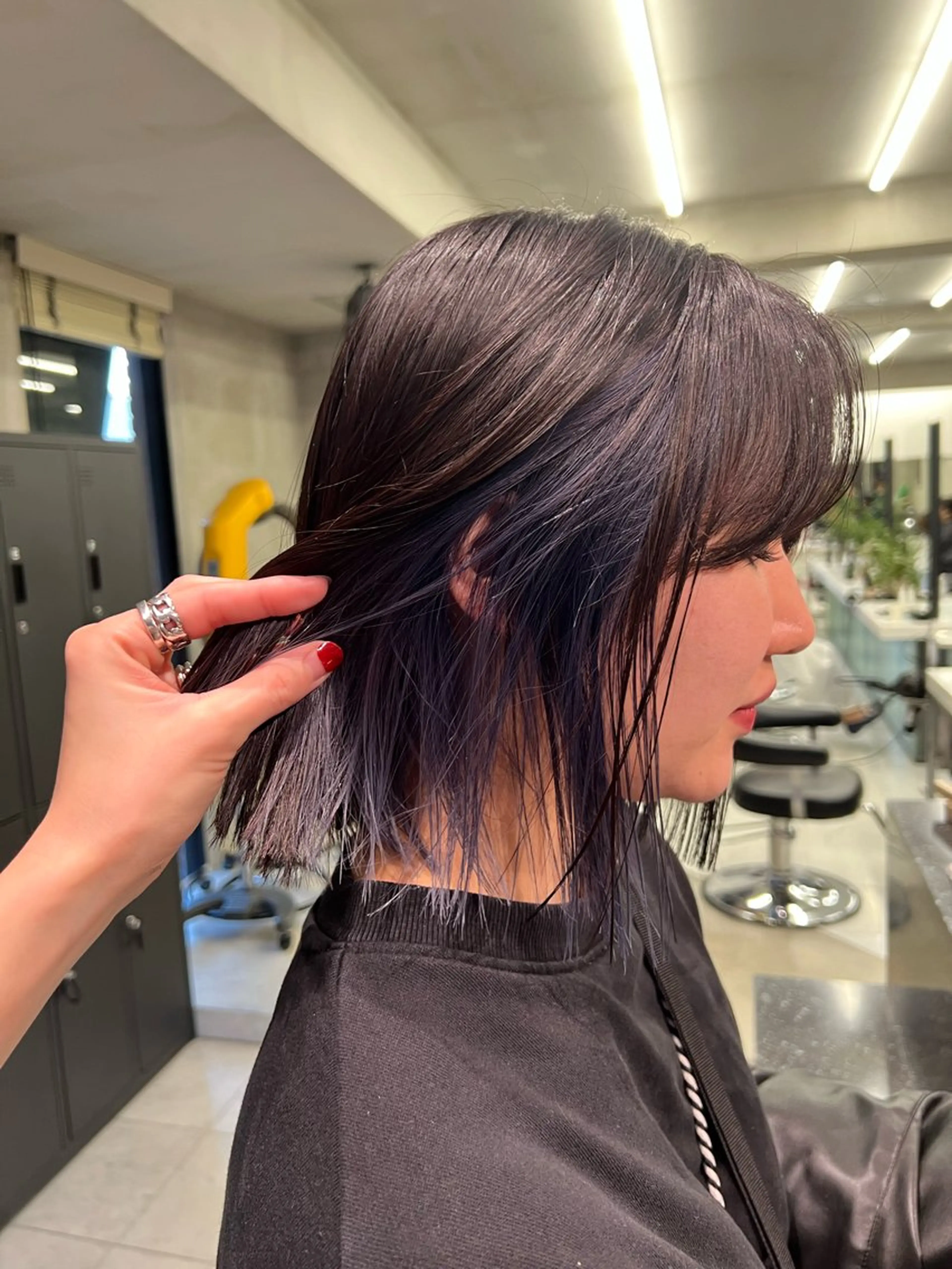 ミディアム カラー ブルーカラー インナーカラー パープルカラー ヘアカラー ハイライト/白髪ぼか し/臼田さりな🌹のヘアスタイル