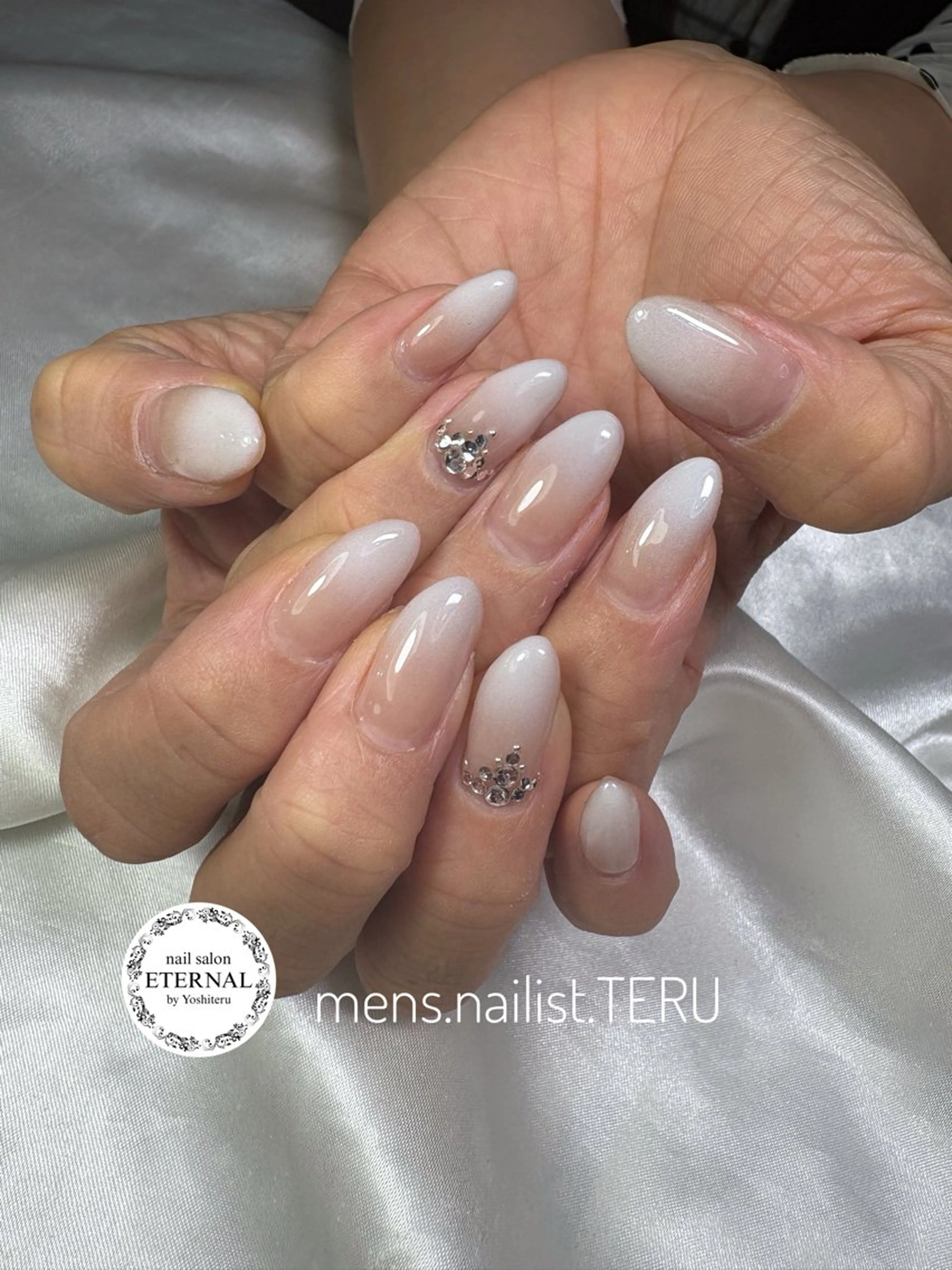 ネイル グラデーション メンズネイル ホワイト nail salon ETERNAL所属・nailsalon ETERNALのネイルデザイン