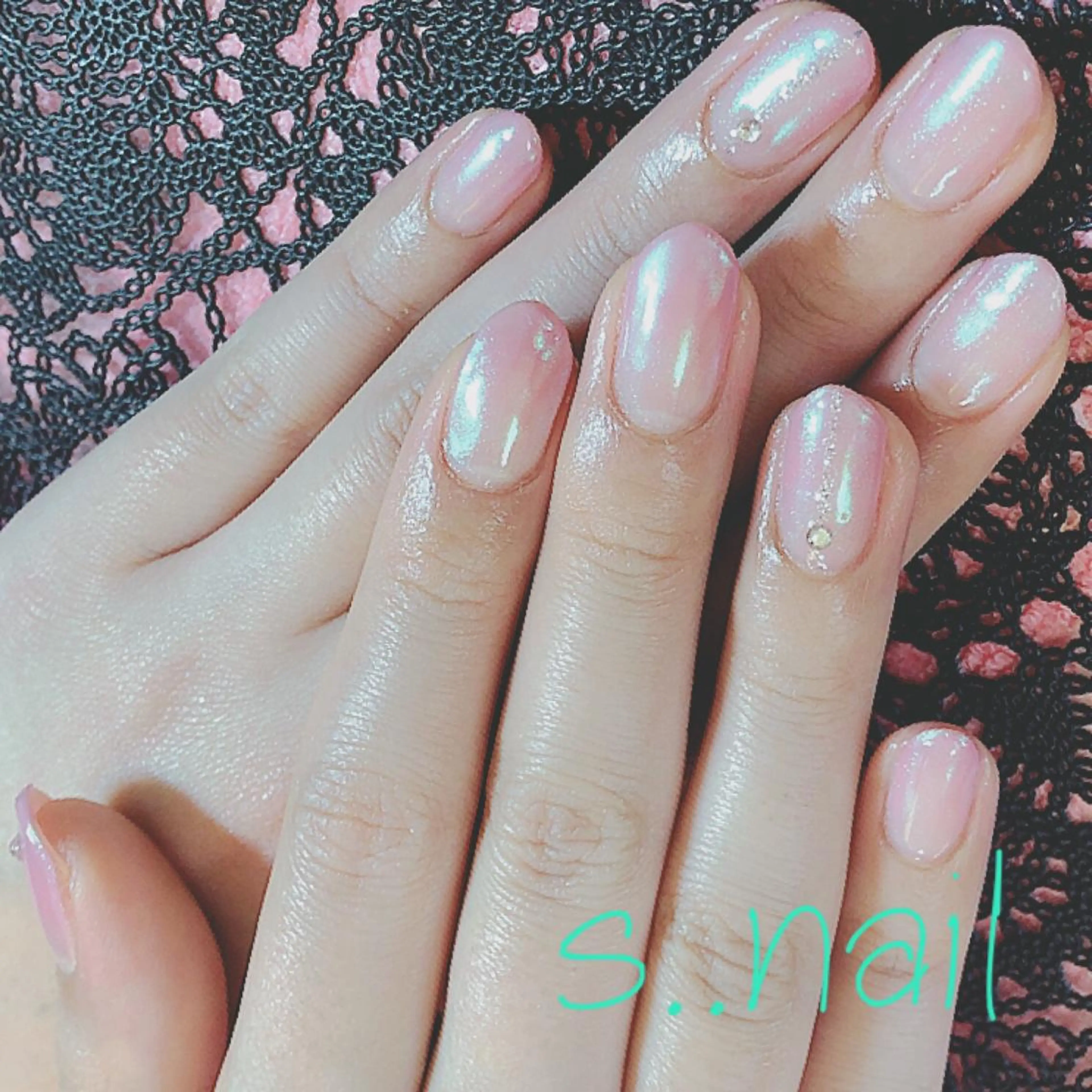 ネイル キラキラネイル ピンク シンプルネイル ハンドネイル フットネイル s..nail / MORITAのネイルデザイン