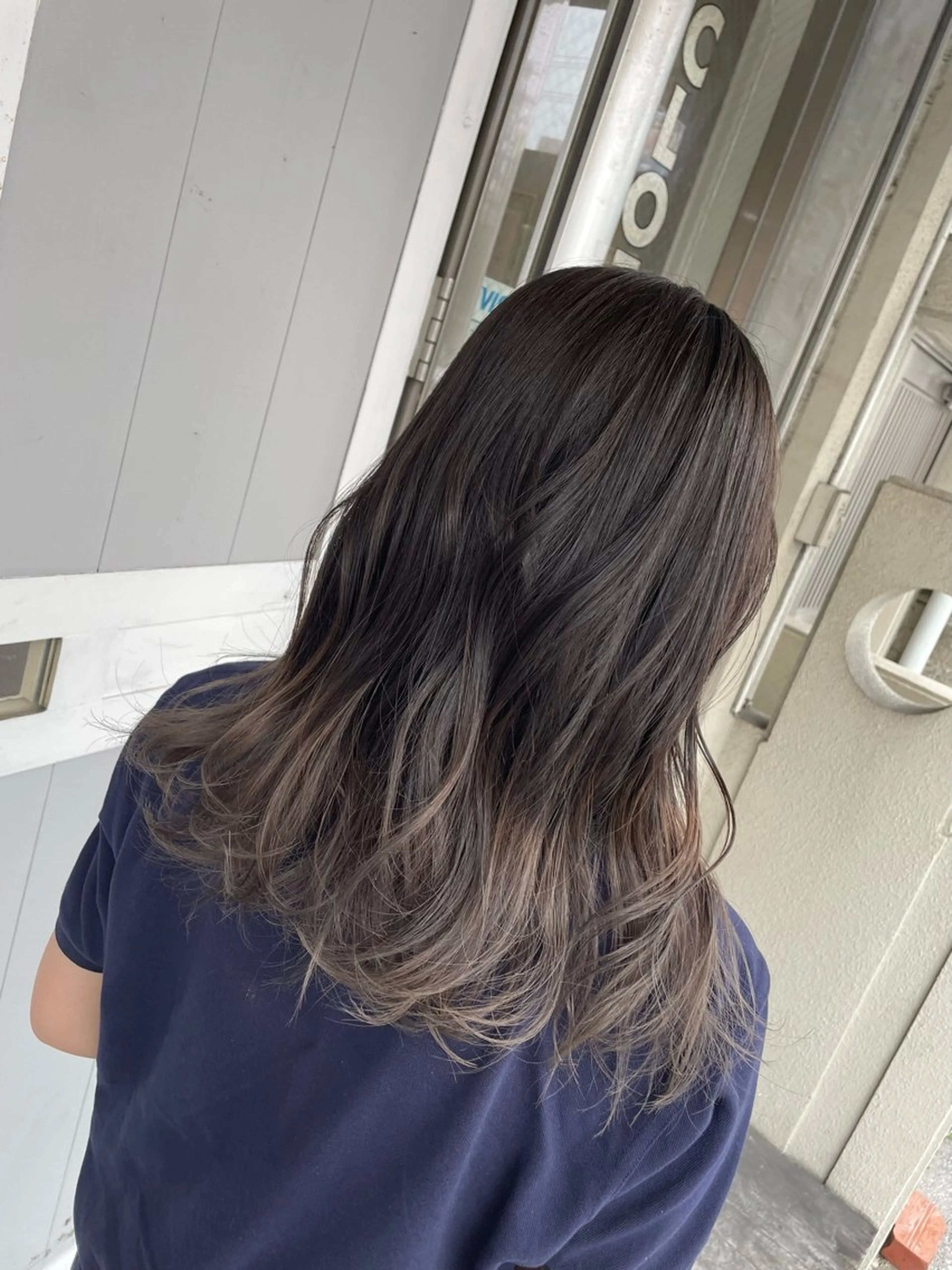 セミロング カラー ブリーチ miloc かおりのヘアスタイル