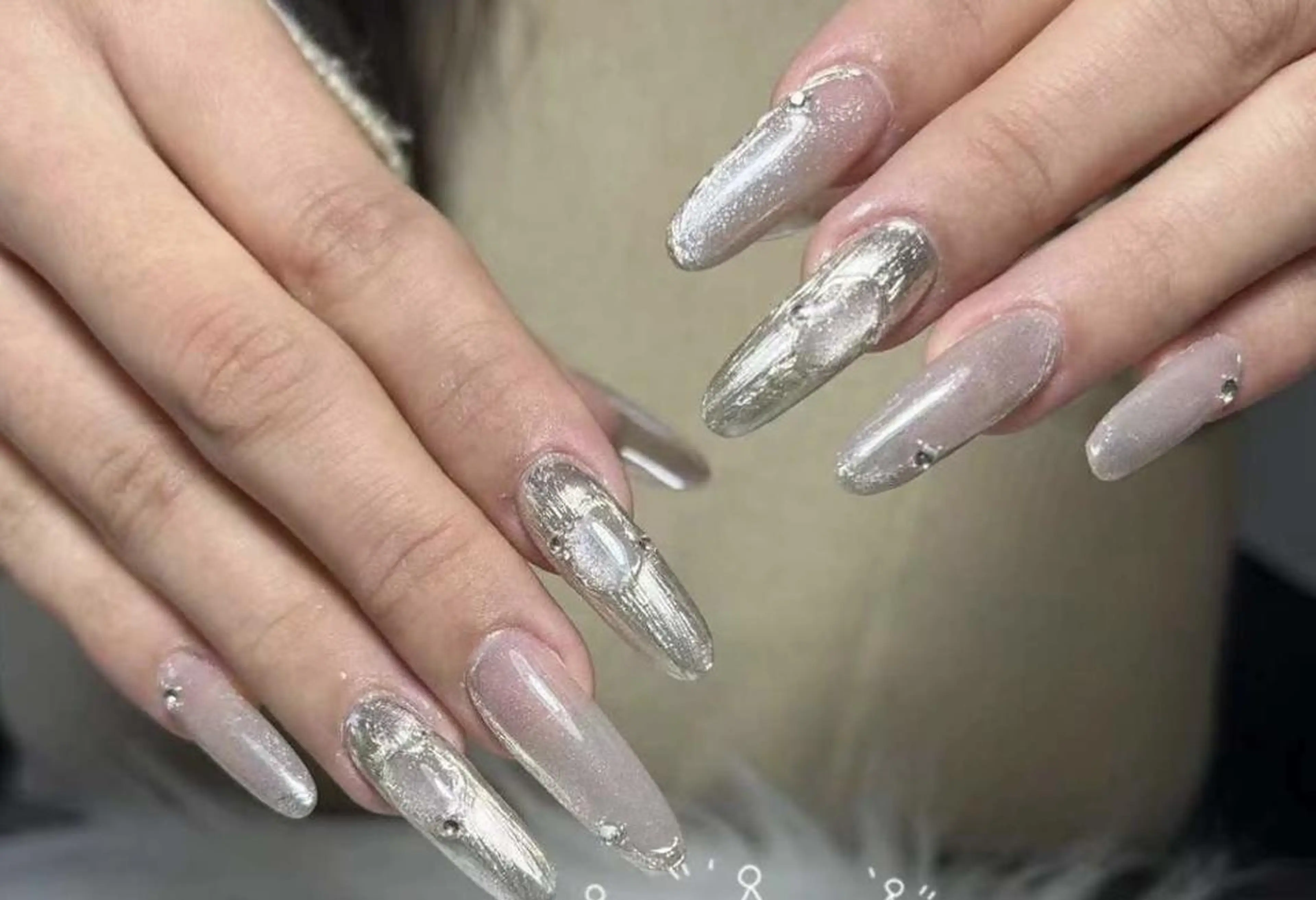 ネイル VIVIAN エイのネイルデザイン