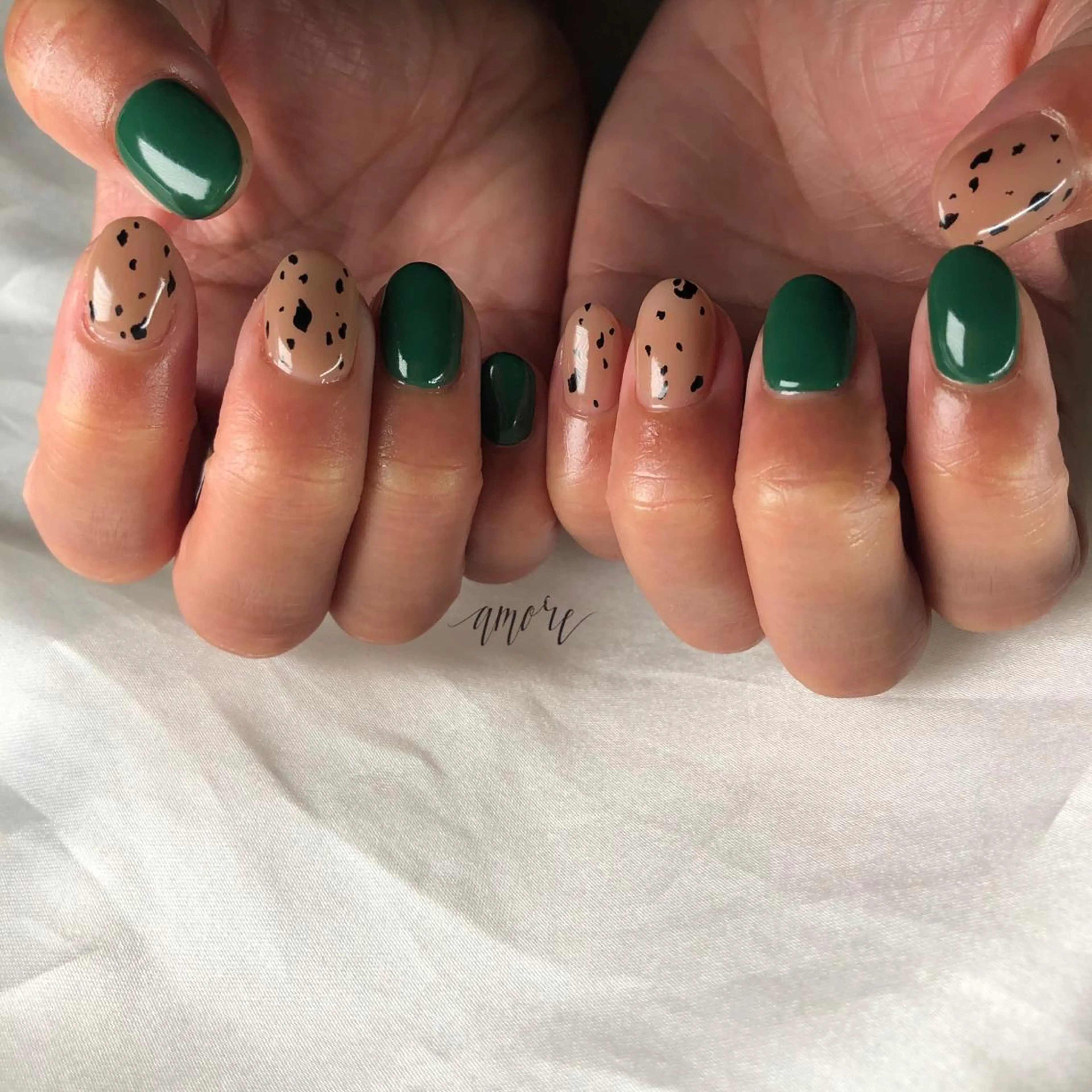 ネイル ジェルネイル 氷ネイル・うるうるネイル キラキラネイル マグネットネイル ミラーネイル You kyehwaのネイルデザイン