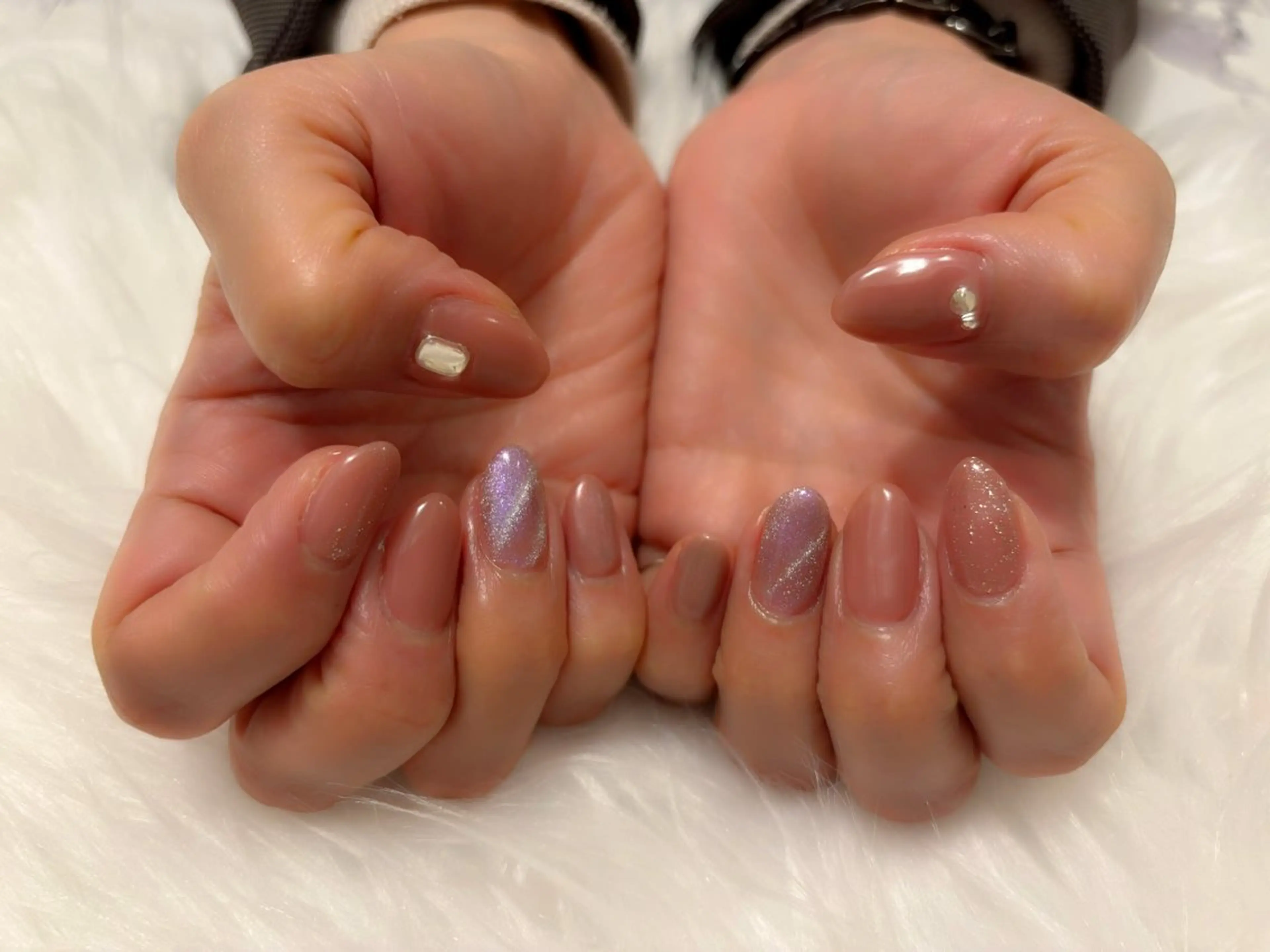 ネイル ワンカラーネイル ストーンネイル komohana salon🌺のネイルデザイン