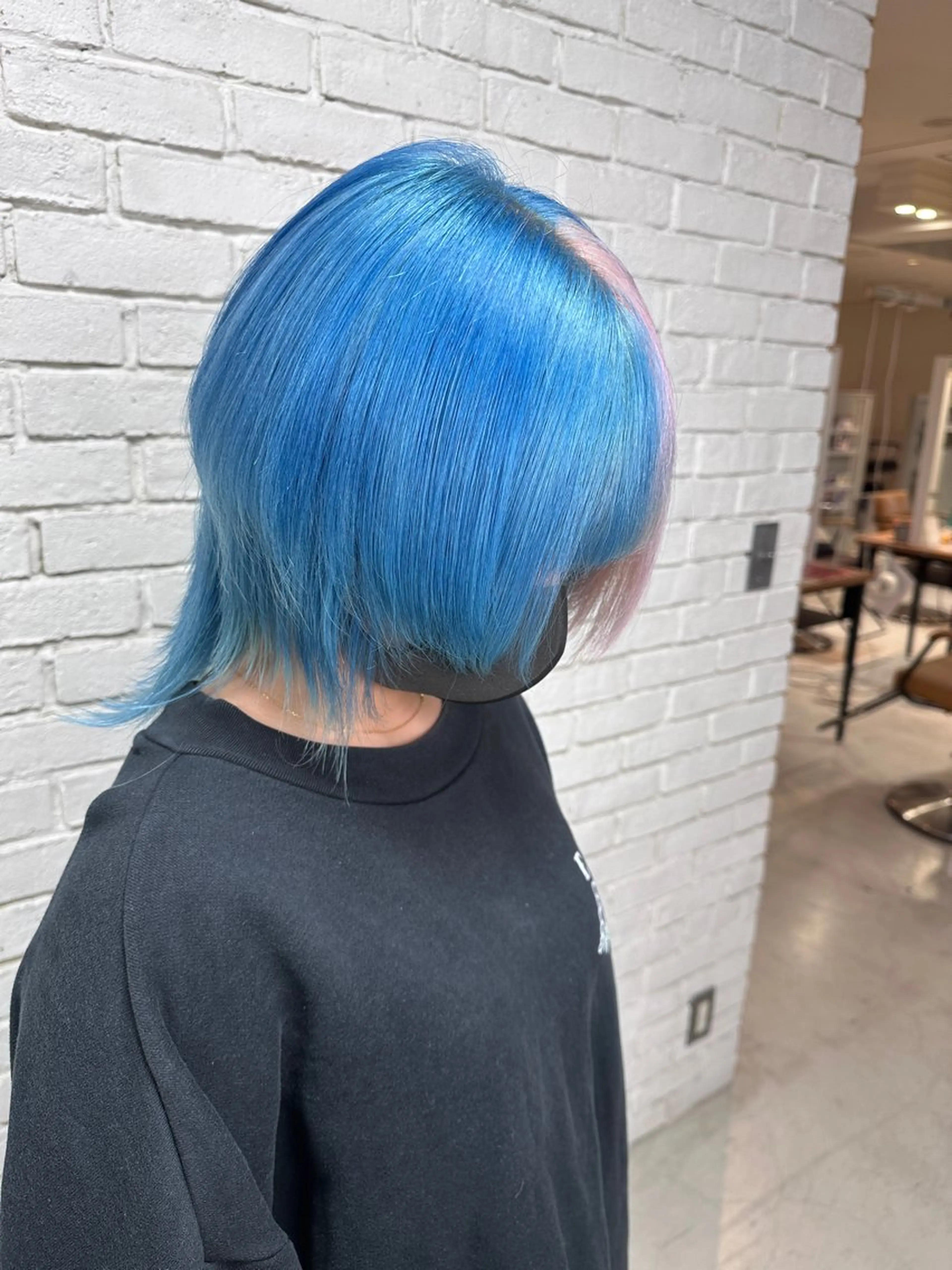 ミディアム カラー ベージュカラー ブリーチ ブルーカラー ケアブリーチ ダブルカラー カット ヘアカラー トリートメント レイヤーブリーチ特化 ホワイト専門/岸のヘアスタイル