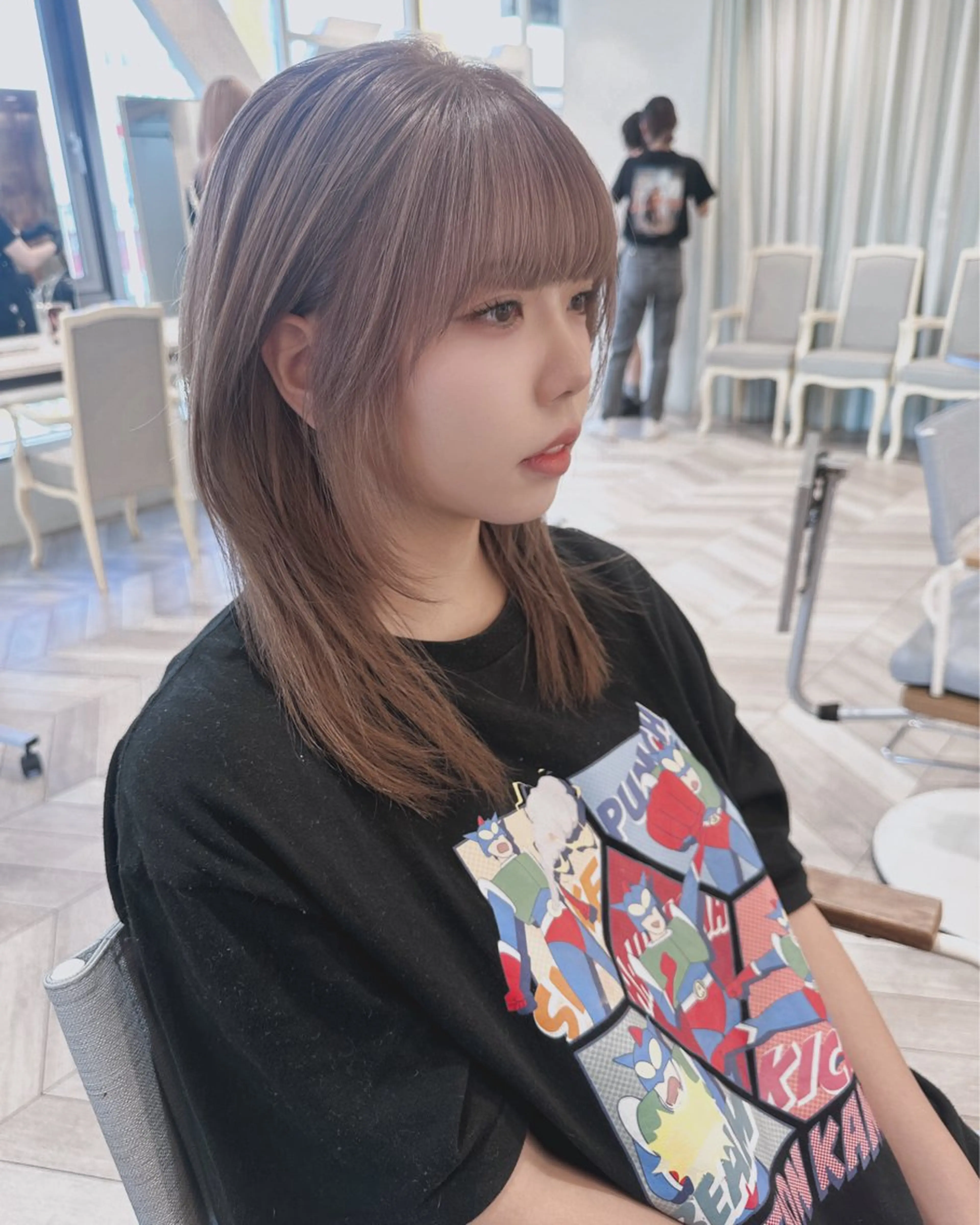 ミディアム カラー ヘアカラー トリートメント ベージュ/インナー カラー🤍Rieのヘアスタイル