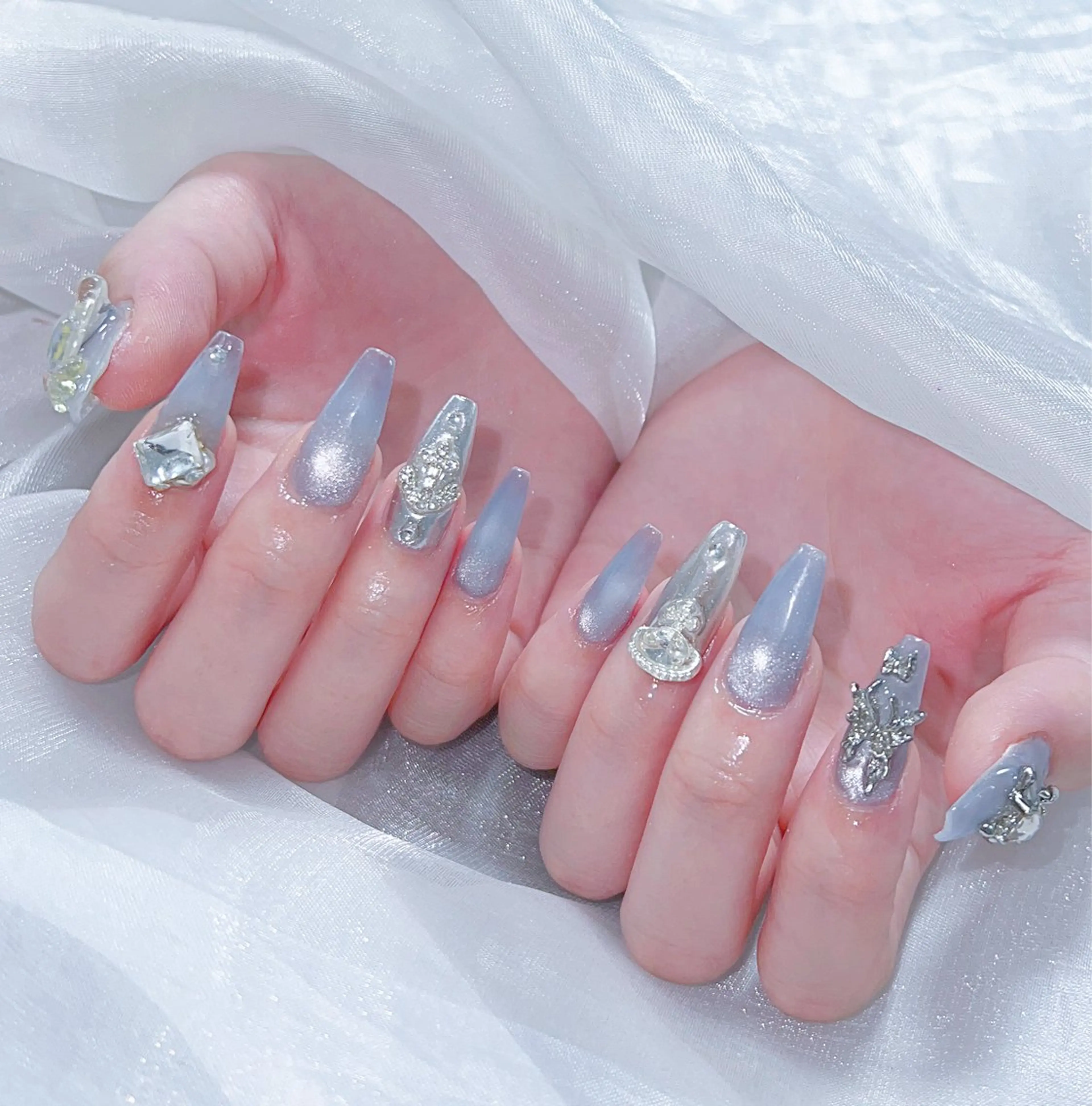 ネイル オーロラネイル クリアネイル フラッシュネイル ジェルネイル グラデーション ハンドネイル LilyLala Nailsalonのネイルデザイン