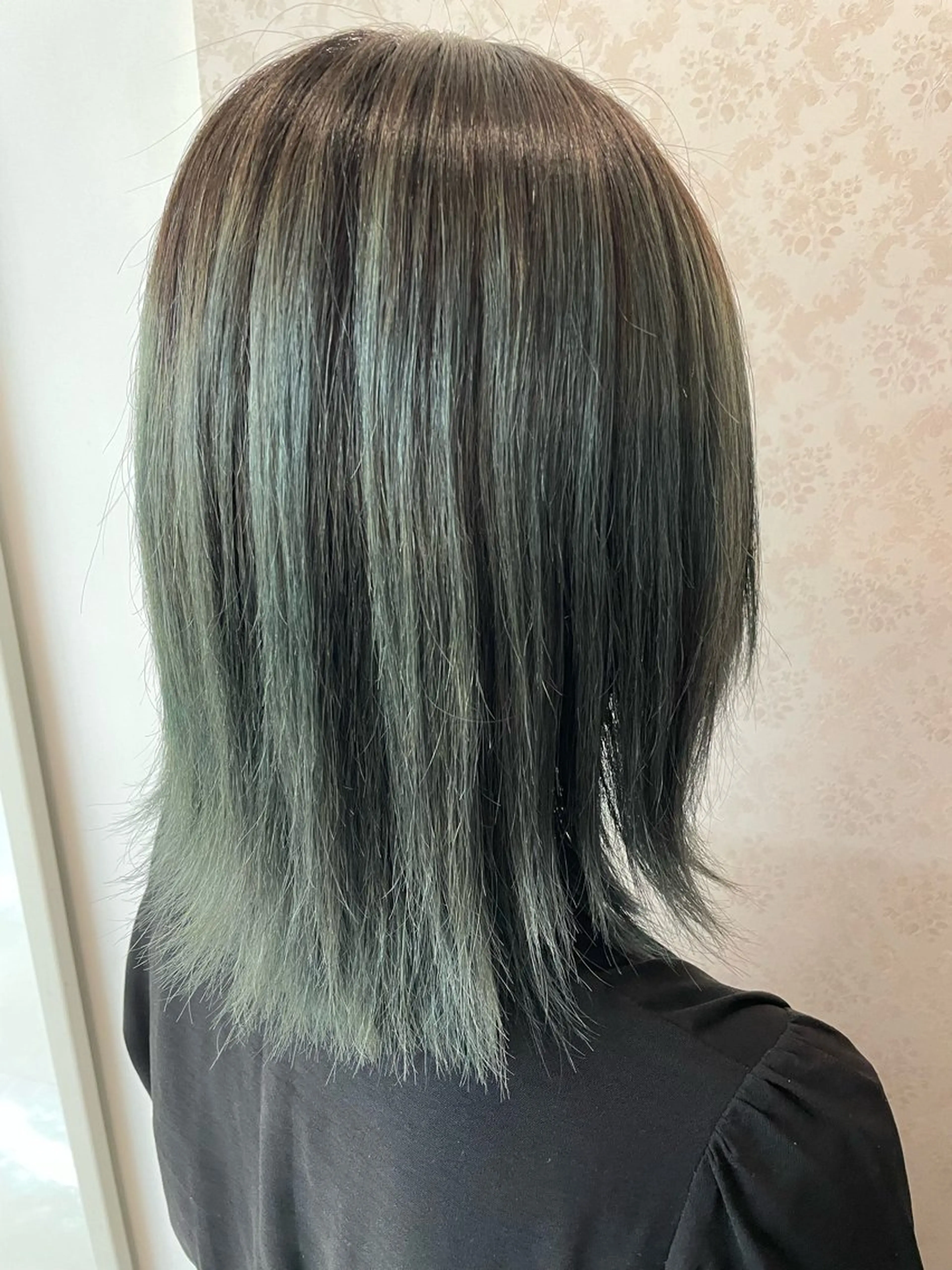 ミディアム カラー ヒヨシ ルナのヘアスタイル