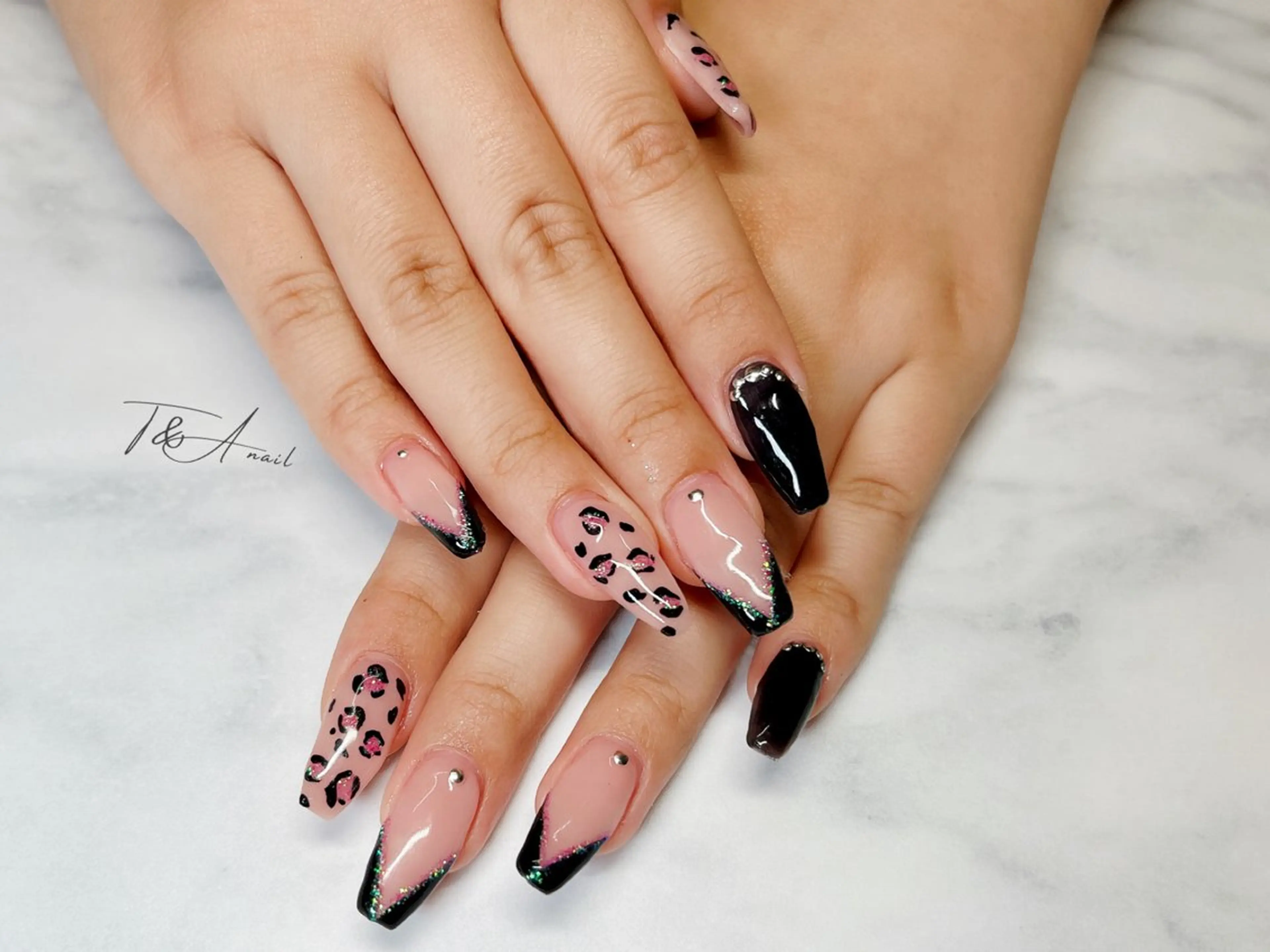 ネイル 長さ出し フレンチネイル ジェルネイル スカルプネイル ハンドネイル T&A nailのネイルデザイン