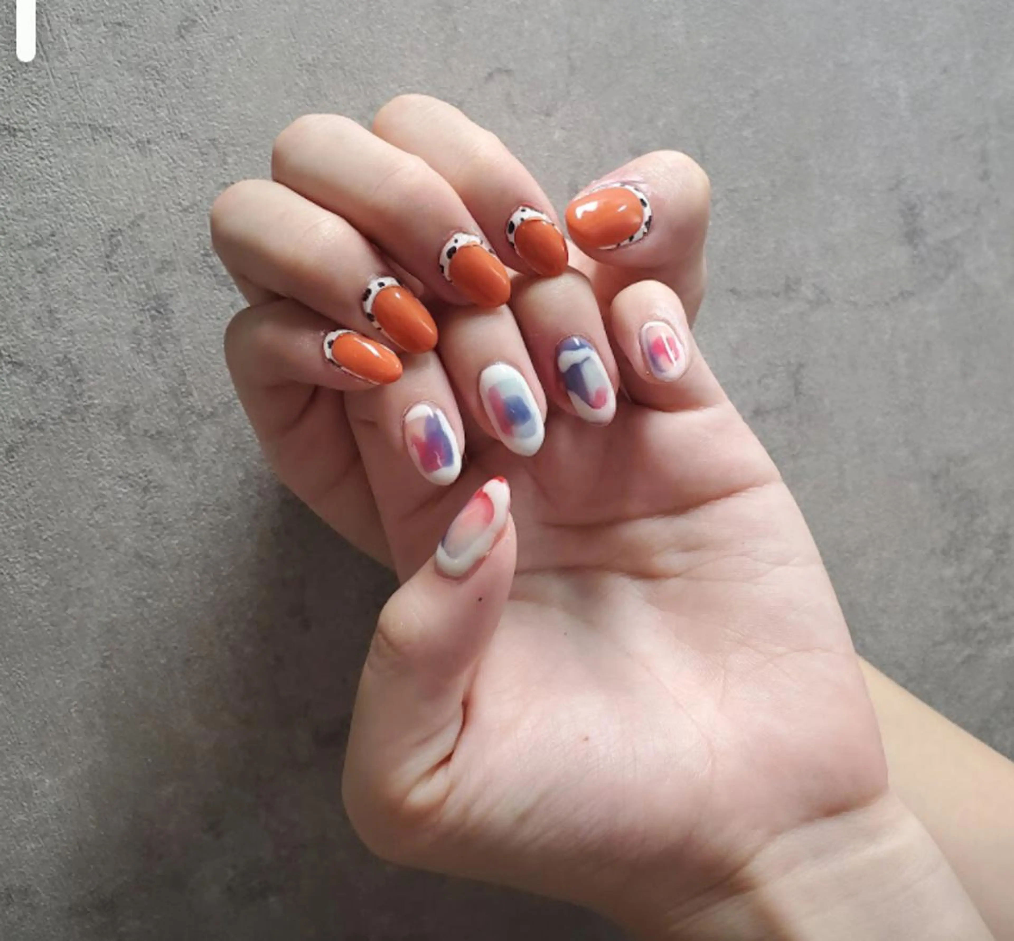 ネイル アートネイル クリアネイル ジェルネイル ニュアンスネイル オレンジ nailstudio eviz新宿店のネイルデザイン