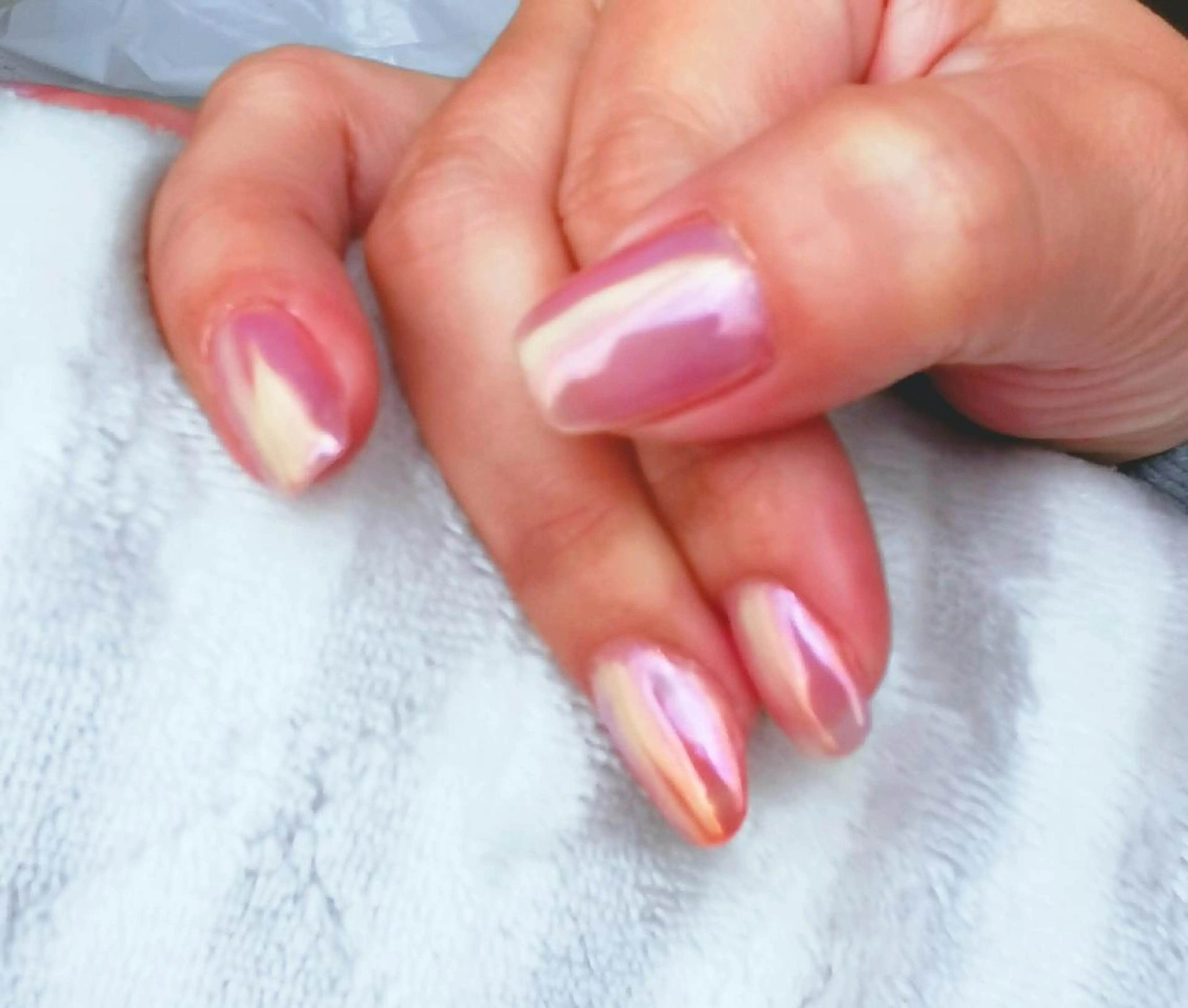 ぷるぷるオーロラネイルの写真