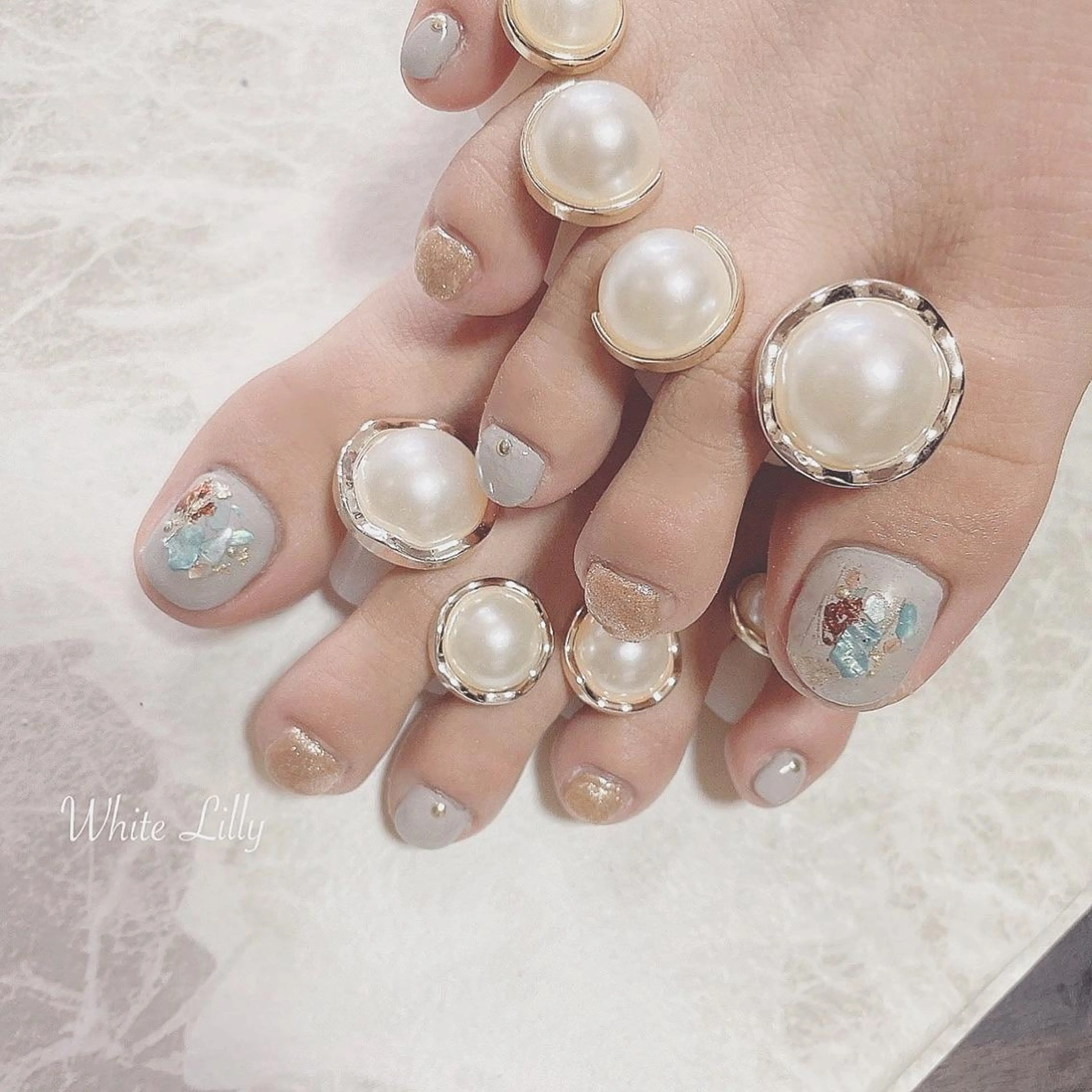 ネイル フットネイル フットネイル White lily所属・牧田 雅世のネイルデザイン