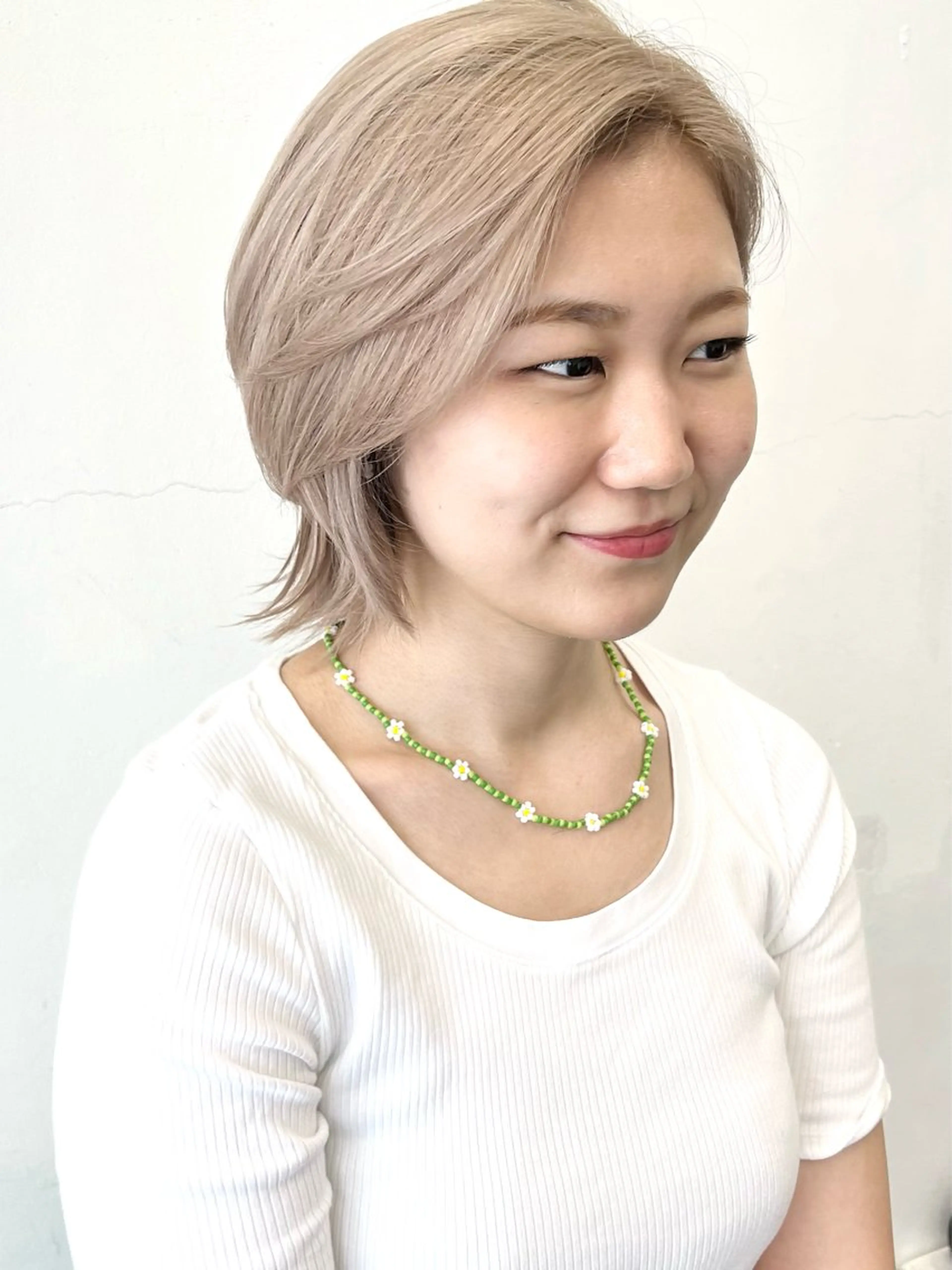 ミディアム カラー アッシュ ベージュカラー ブリーチ ブロンド ケアブリーチ ヘアカラー トリートメント HARU//原宿🤍 リピート率NO.1のヘアスタイル