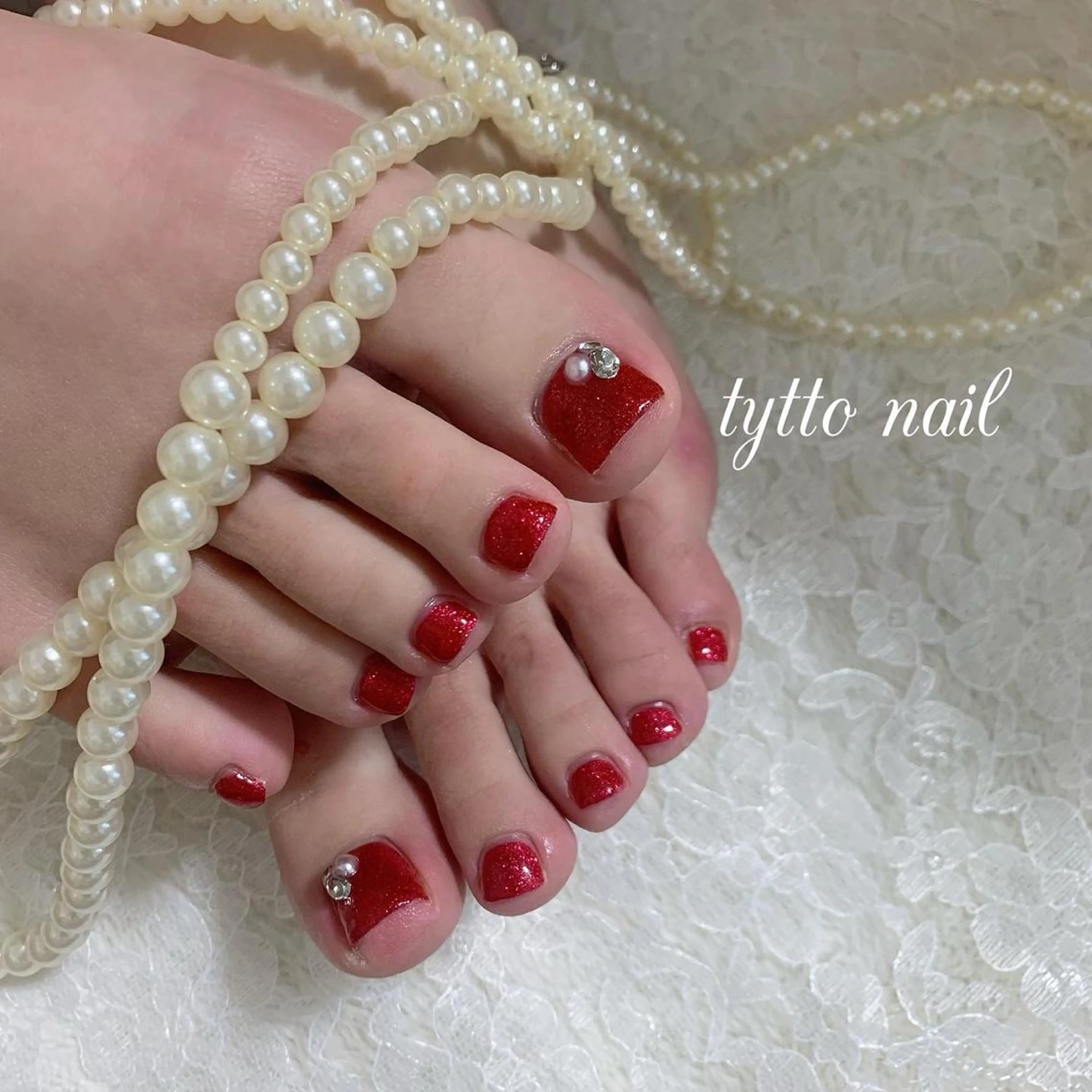 ネイル フットネイル ラメ(グリッター) オフィスネイル ワンカラーネイル 赤色 フットネイル tytto nail ❤︎‪‪eri‪‪のネイルデザイン