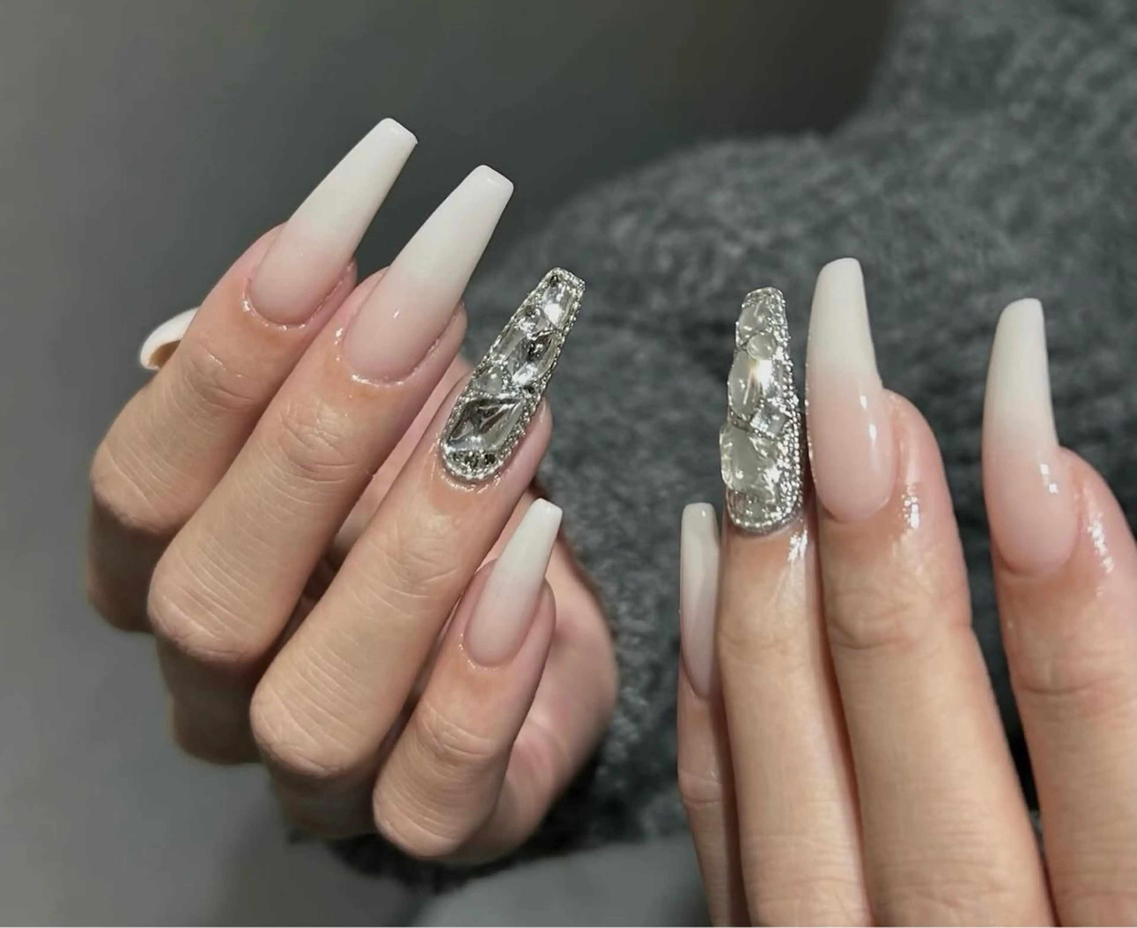 ネイル グラデーション キラキラネイル ワンカラーネイル 冬ネイル Jenn Nail Salonのネイルデザイン