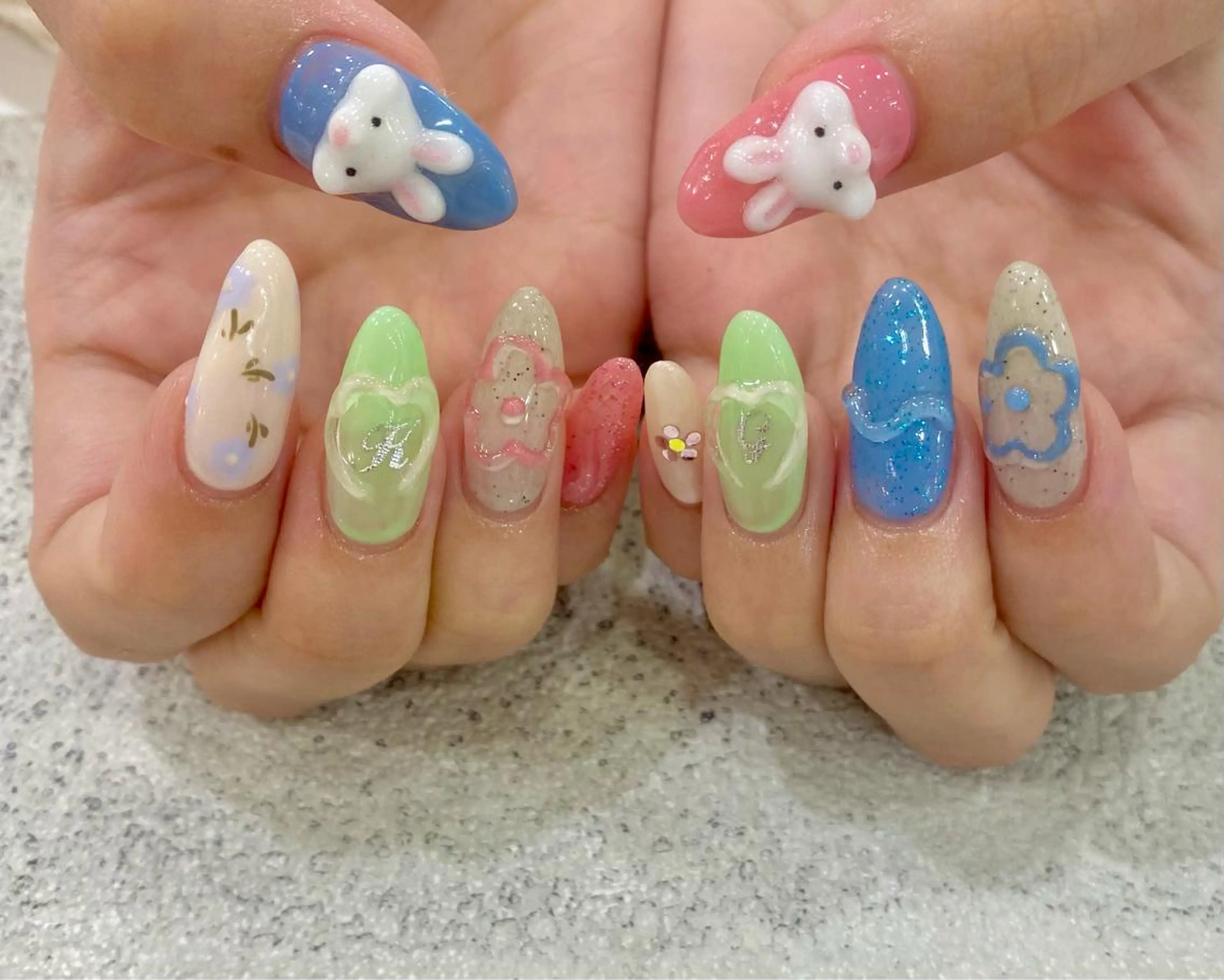 ネイル 春ネイル 安藤 彩乃のネイルデザイン