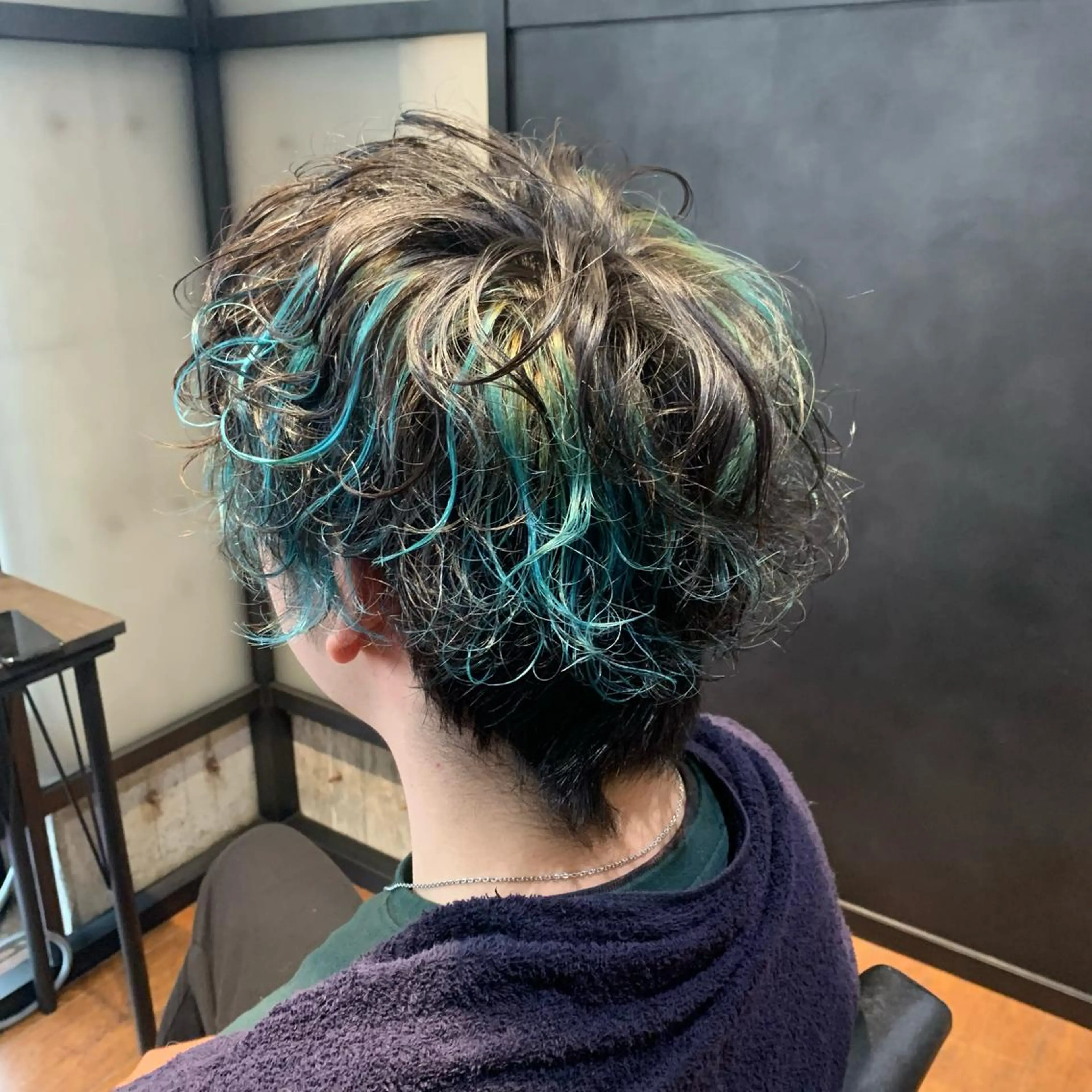 カラー メンズ newi TATSUのヘアスタイル