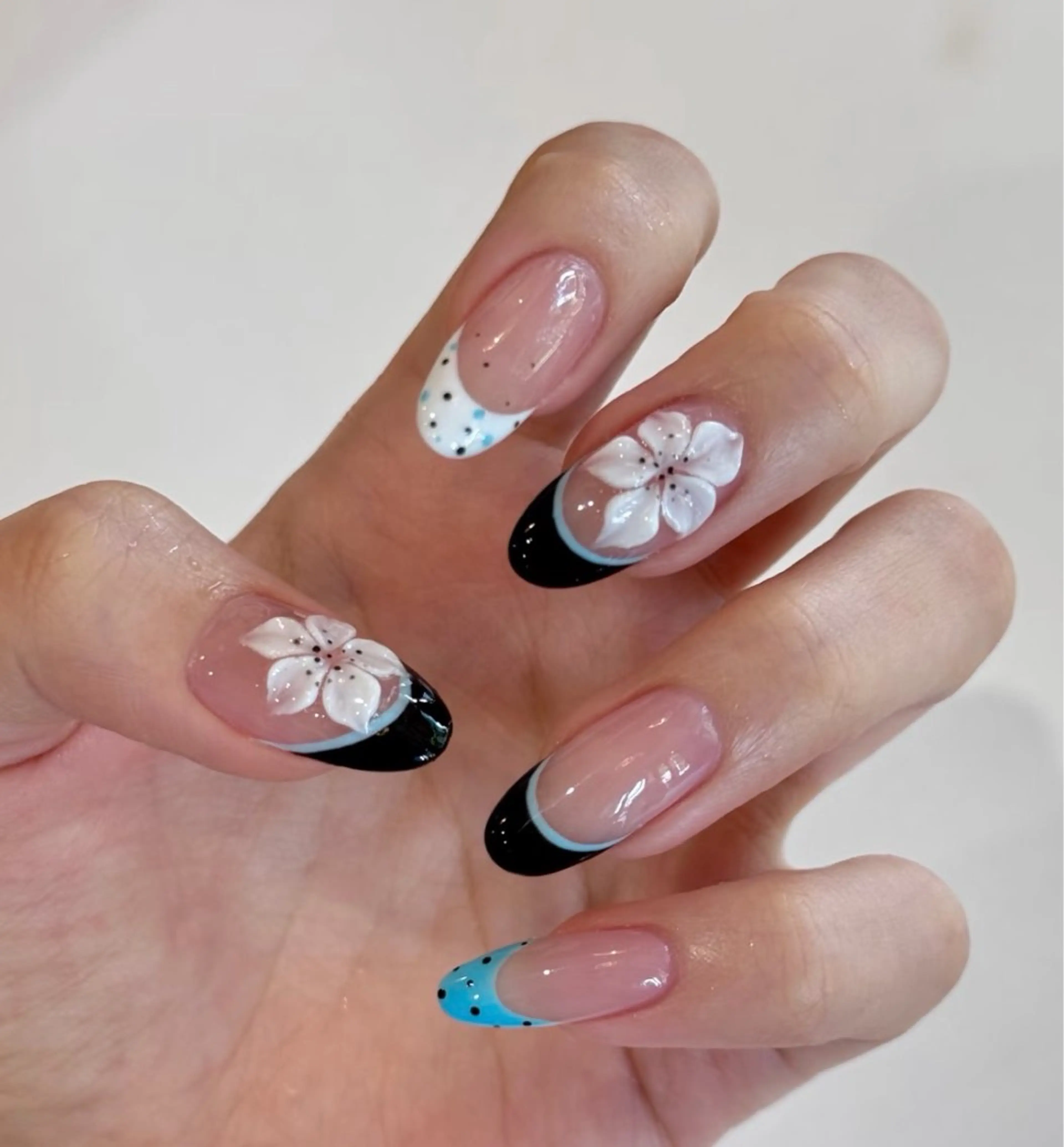 ネイル 桜ネイル フットネイル フレンチネイル グラデーション 氷ネイル・うるうるネイル ハンドネイル Lynn_ Nailのネイルデザイン