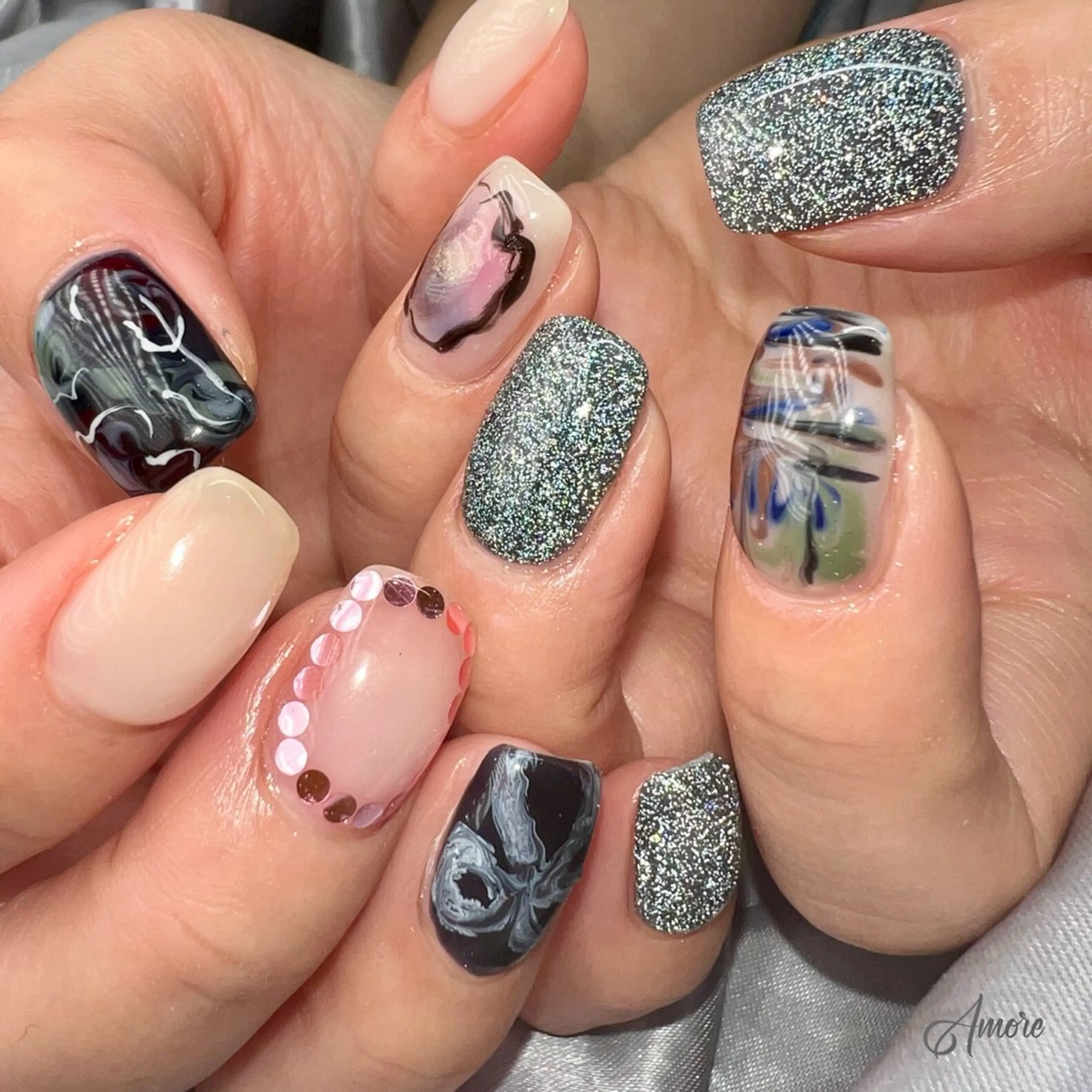 ネイル ジェルネイル キラキラネイル 韓国ネイル パラジェル 冬ネイル You kyehwaのネイルデザイン