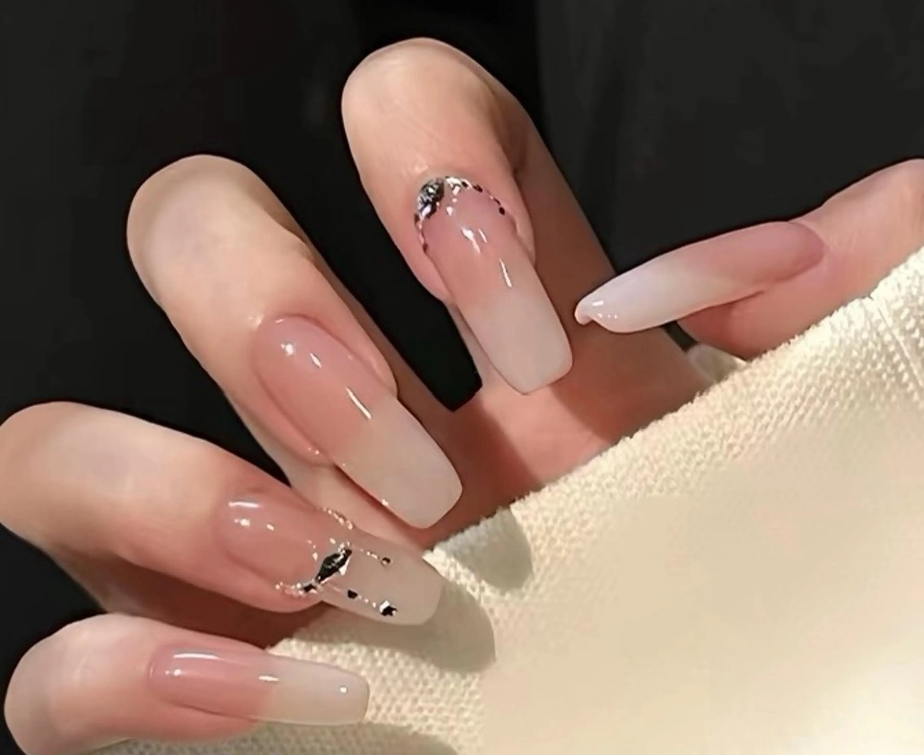 ネイル チークネイル 長さ出し フレンチネイル ガーリー 韓国ネイル sun nail池袋 モデル募集のネイルデザイン