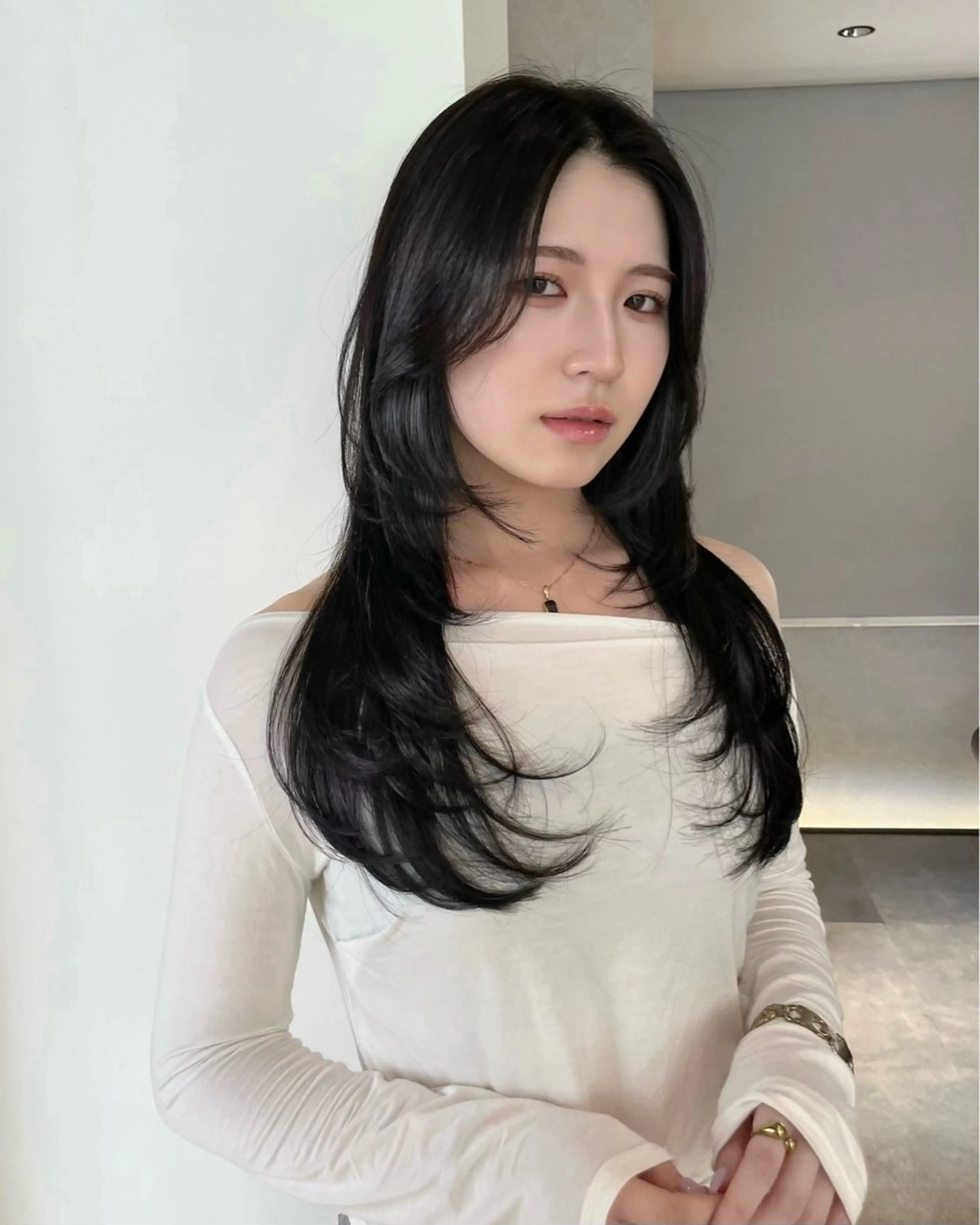 ロング カラー ハイレイヤー レイヤーカット カット Qin shaire salon 原宿店所属・レイヤーカット 韓国ヘアayameのヘアスタイル