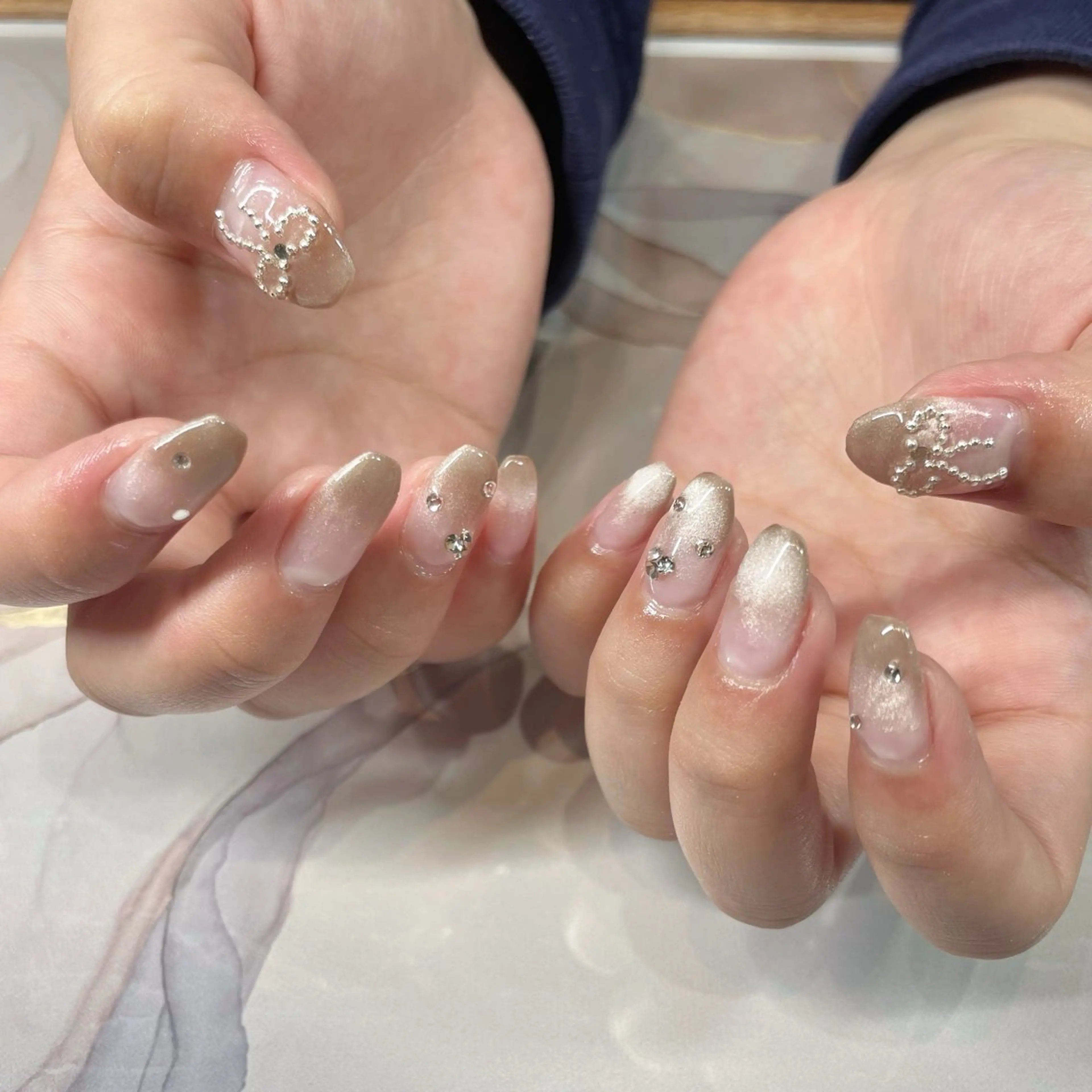 ネイル グラデーション マグネットネイル リボン ハンドネイル jujur HARUKA🌸のネイルデザイン