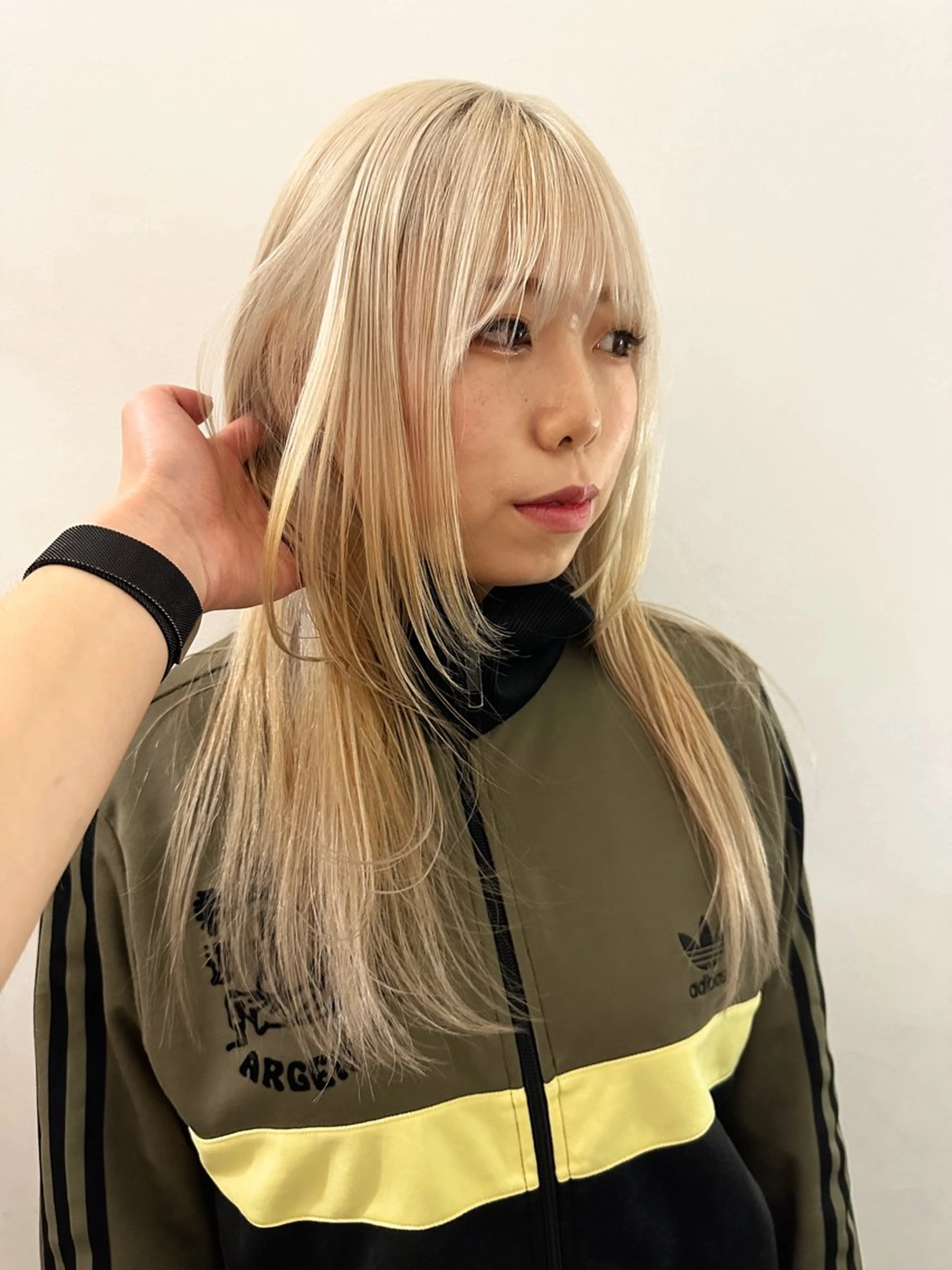 ミディアム カラー ブロンド ホワイトブロンド Cinq所属・ハイライト🌟/ ボブ/豊田のヘアスタイル