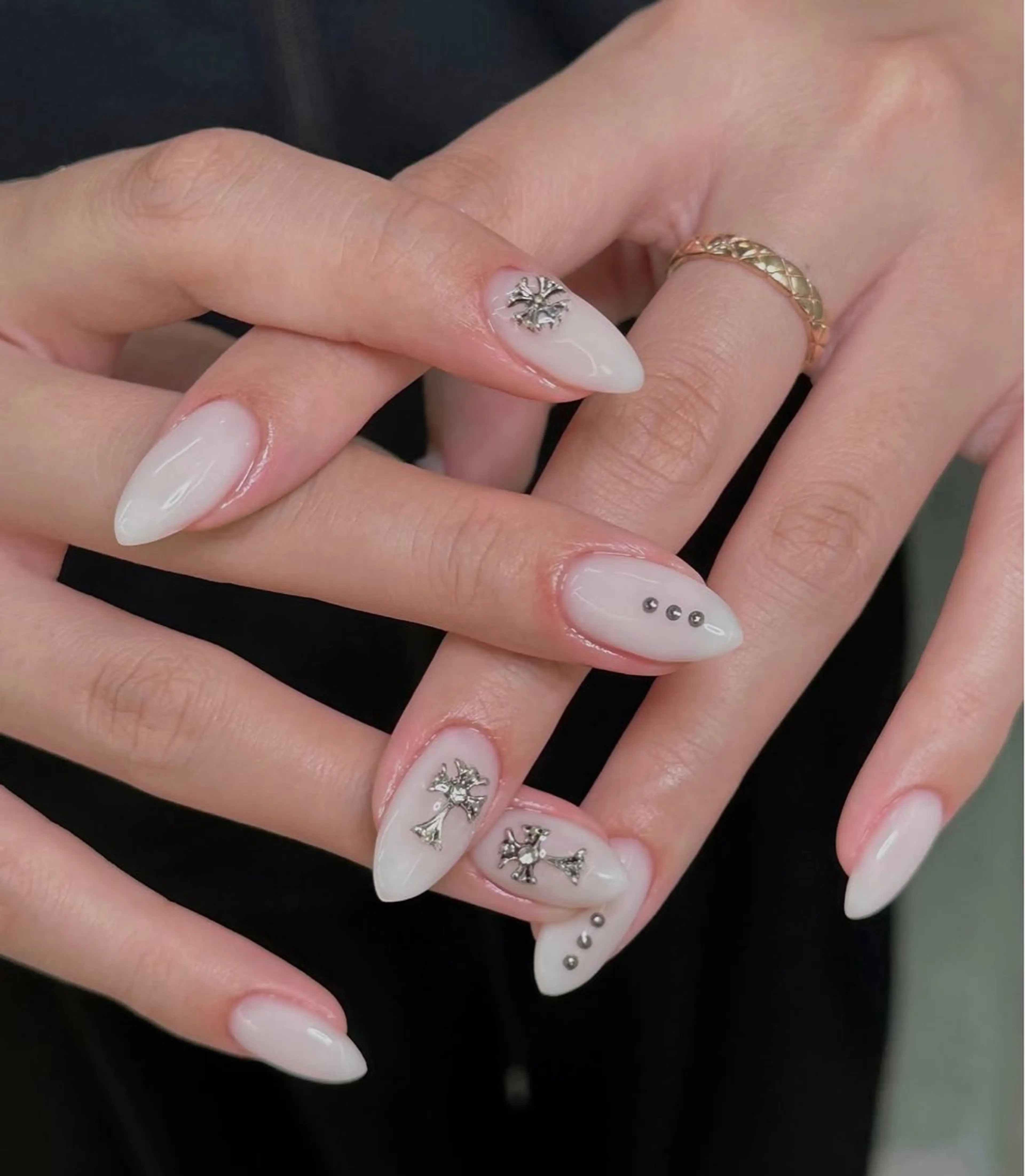ネイル アートネイル ジェルネイル グラデーション マグネットネイル ニュアンスネイル ハンドネイル Ryu Nail Studio所属・Ryu Nail 新大久保のネイルデザイン
