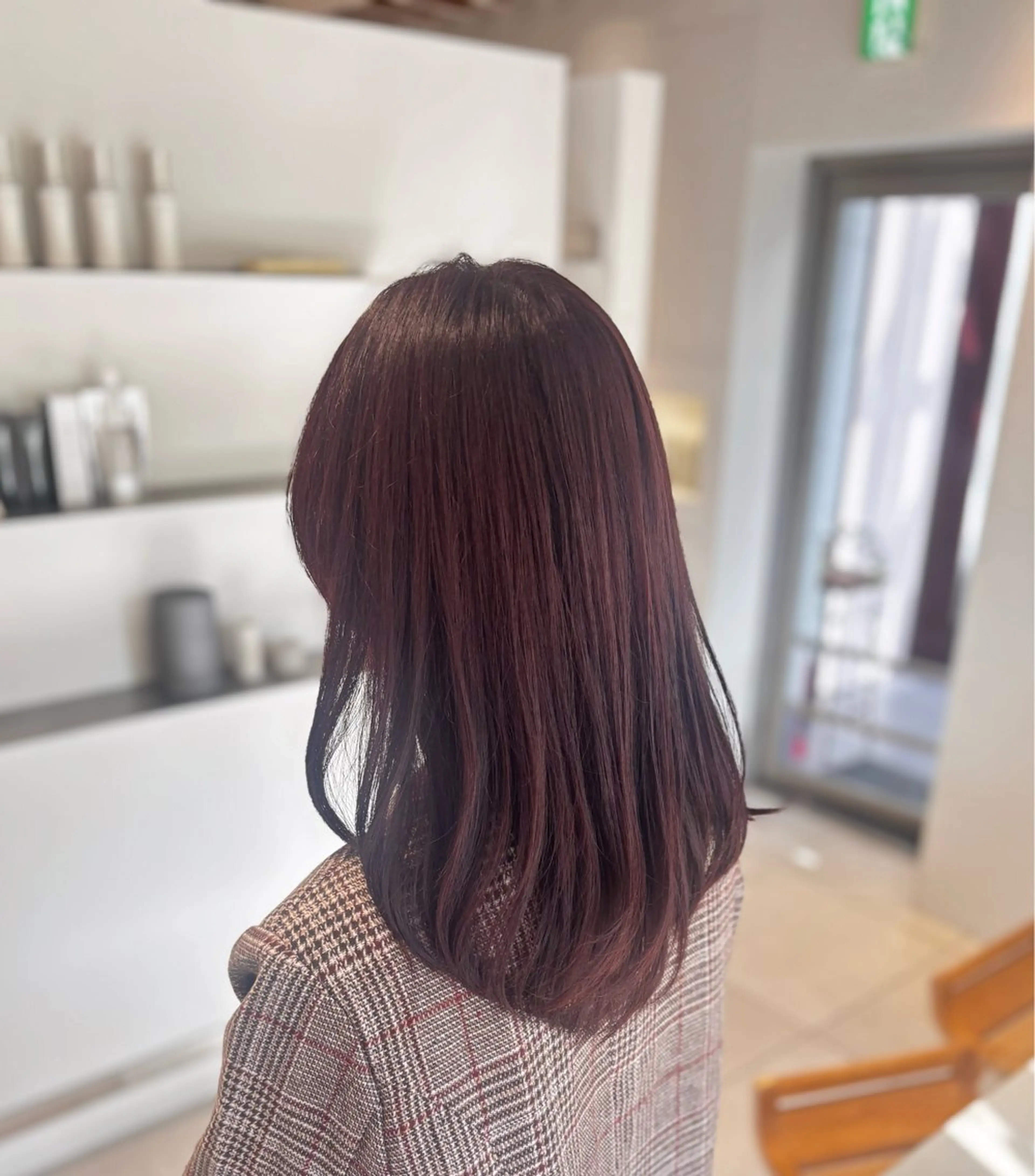 ロング カット ヘアカラー 白土 さくらのヘアスタイル