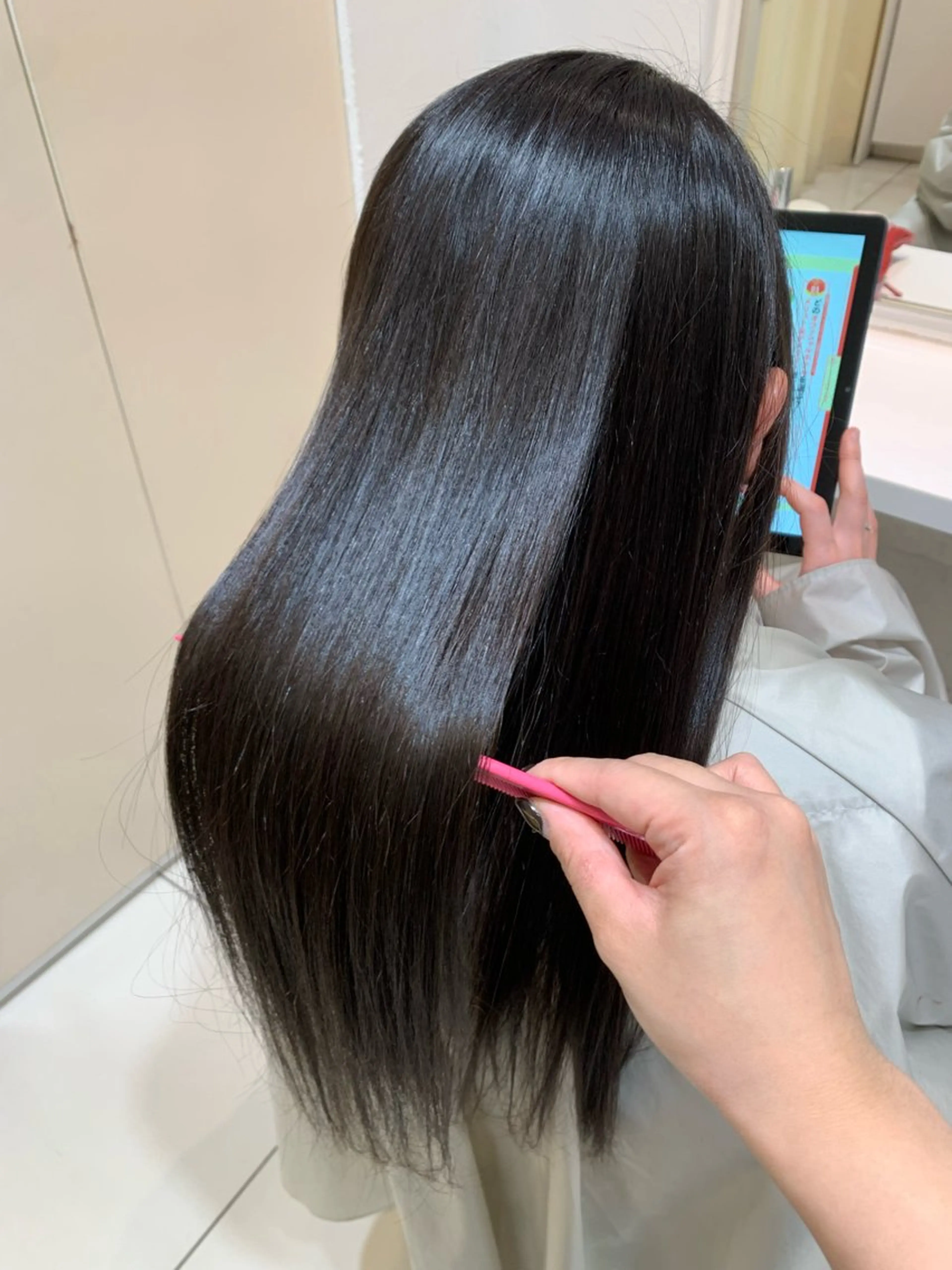 ロング パーマ 金澤 夏海のヘアスタイル