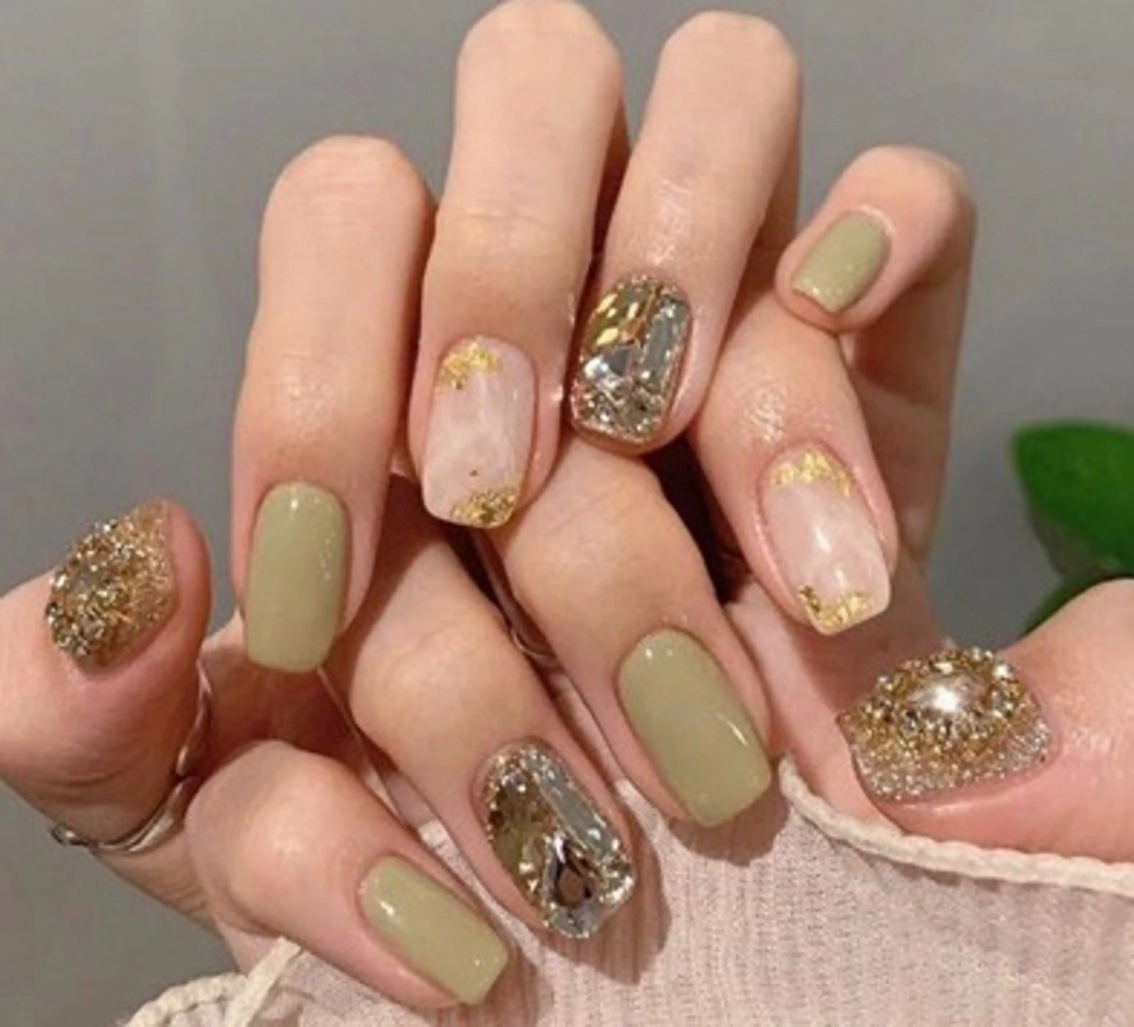 オフあり★ミニモ限定価格★120分ジェルアートやり放題.ストーンパーツ乗せ放題【画像持ち込み🆗】の写真