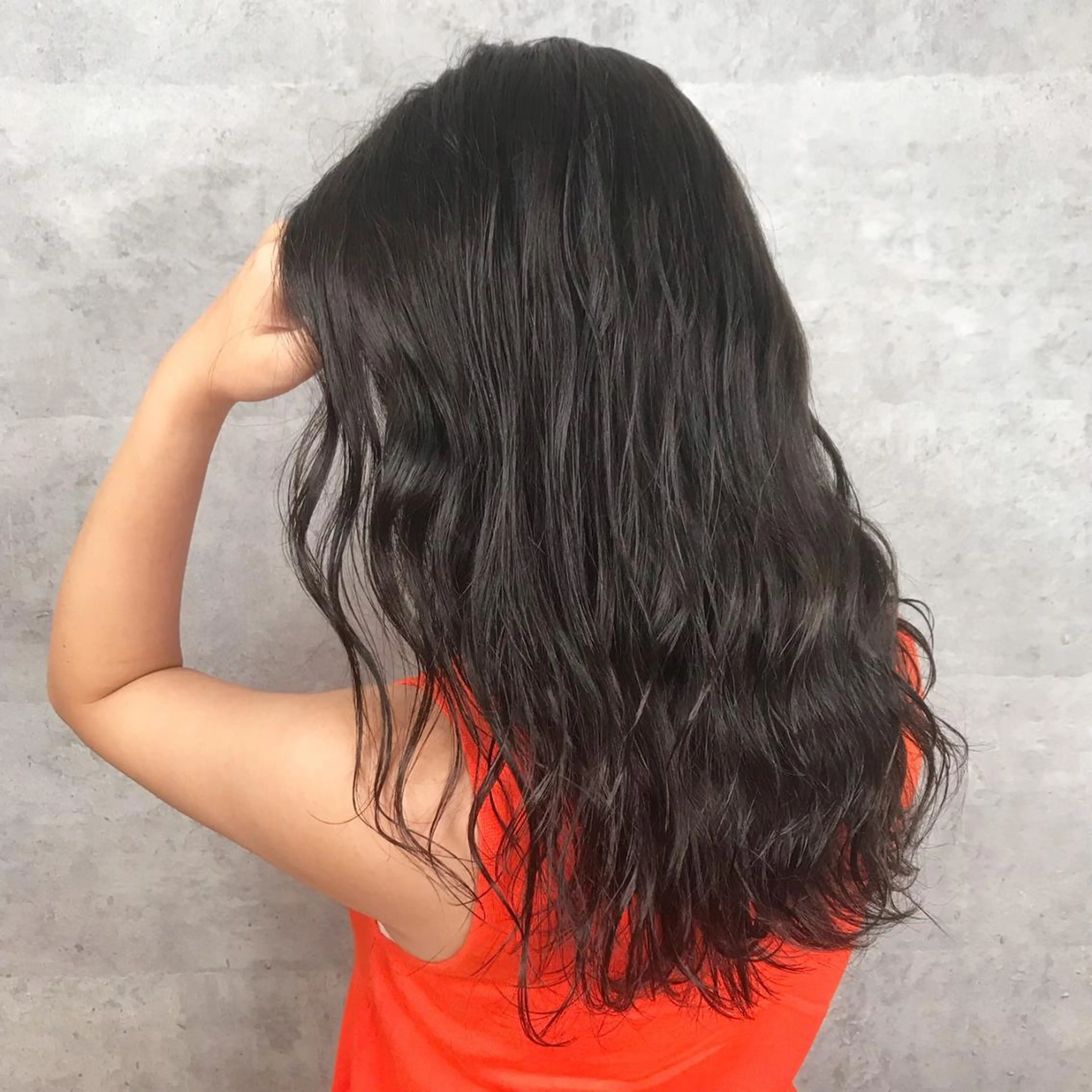 ロング カラー _WHITE 天王寺のヘアスタイル