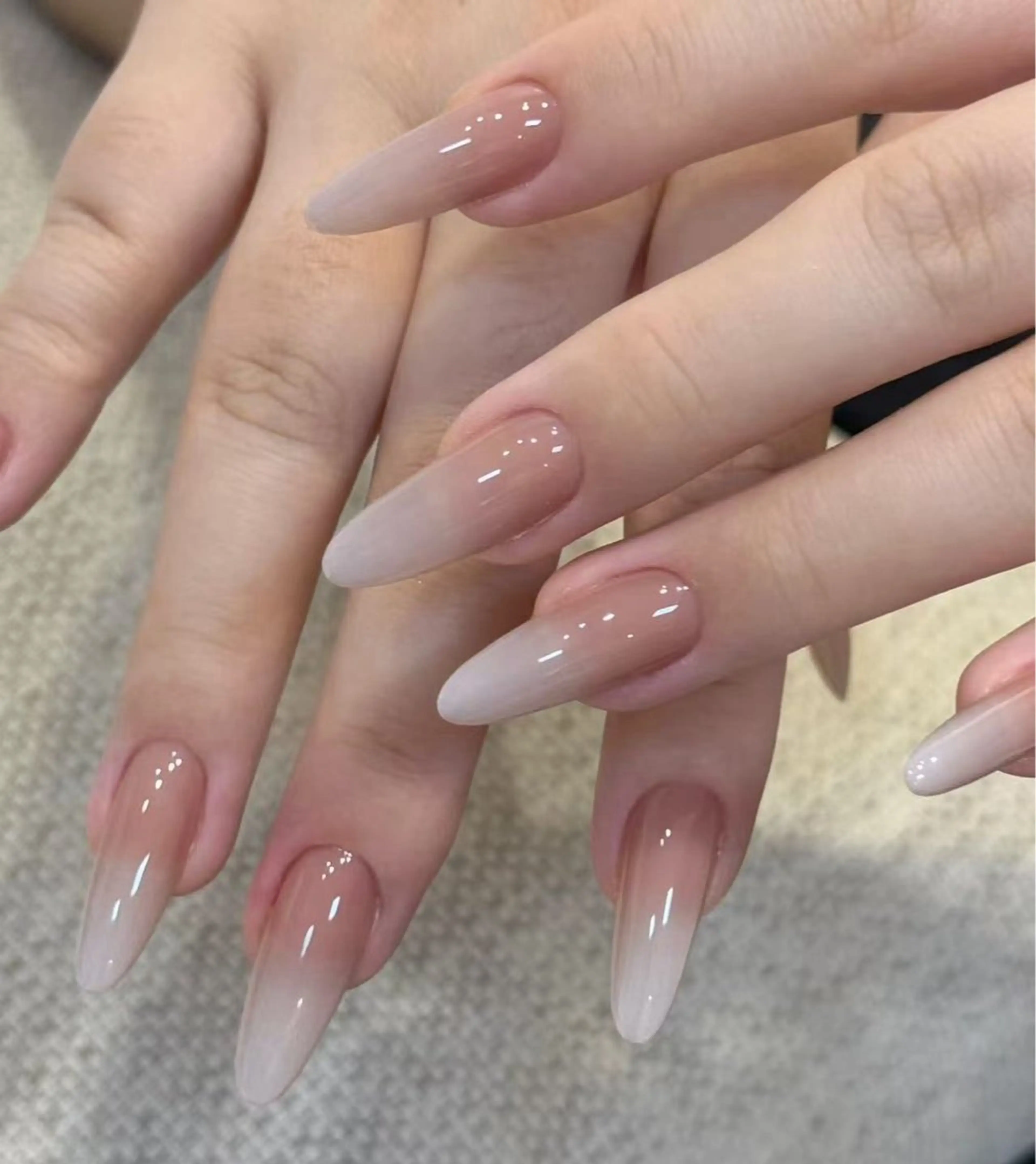 【HAND】空気感♡カラーグラデーションの写真