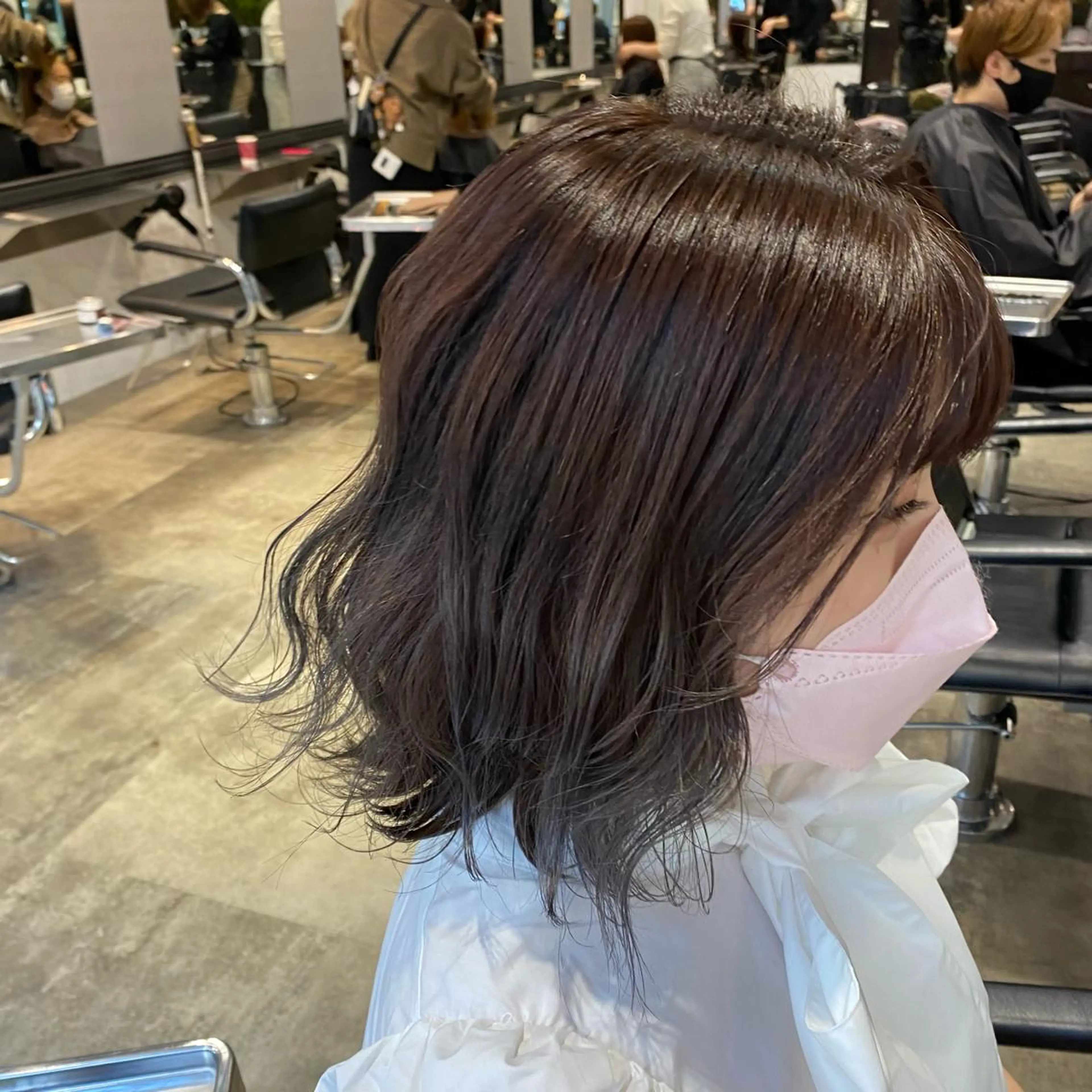 ミディアム カラー アッシュ アッシュブラウン ブラウンカラー 透明感カラー 増子 祐太朗のヘアスタイル