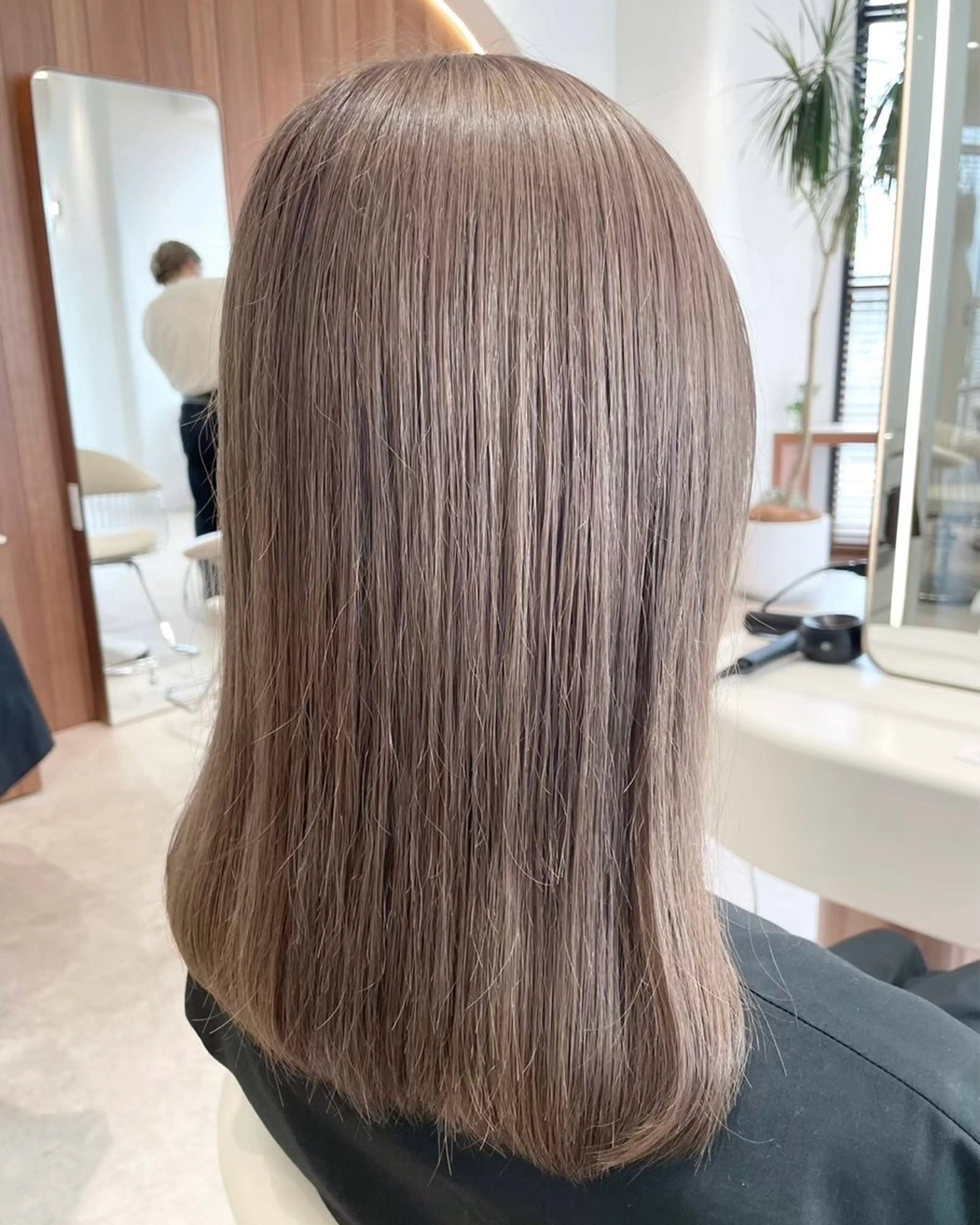 ミディアム カラー ブリーチ ブラウンカラー ミルクティーブラウン 渋谷/レイヤーボブ・ 韓国ボブ特化/楓のヘアスタイル