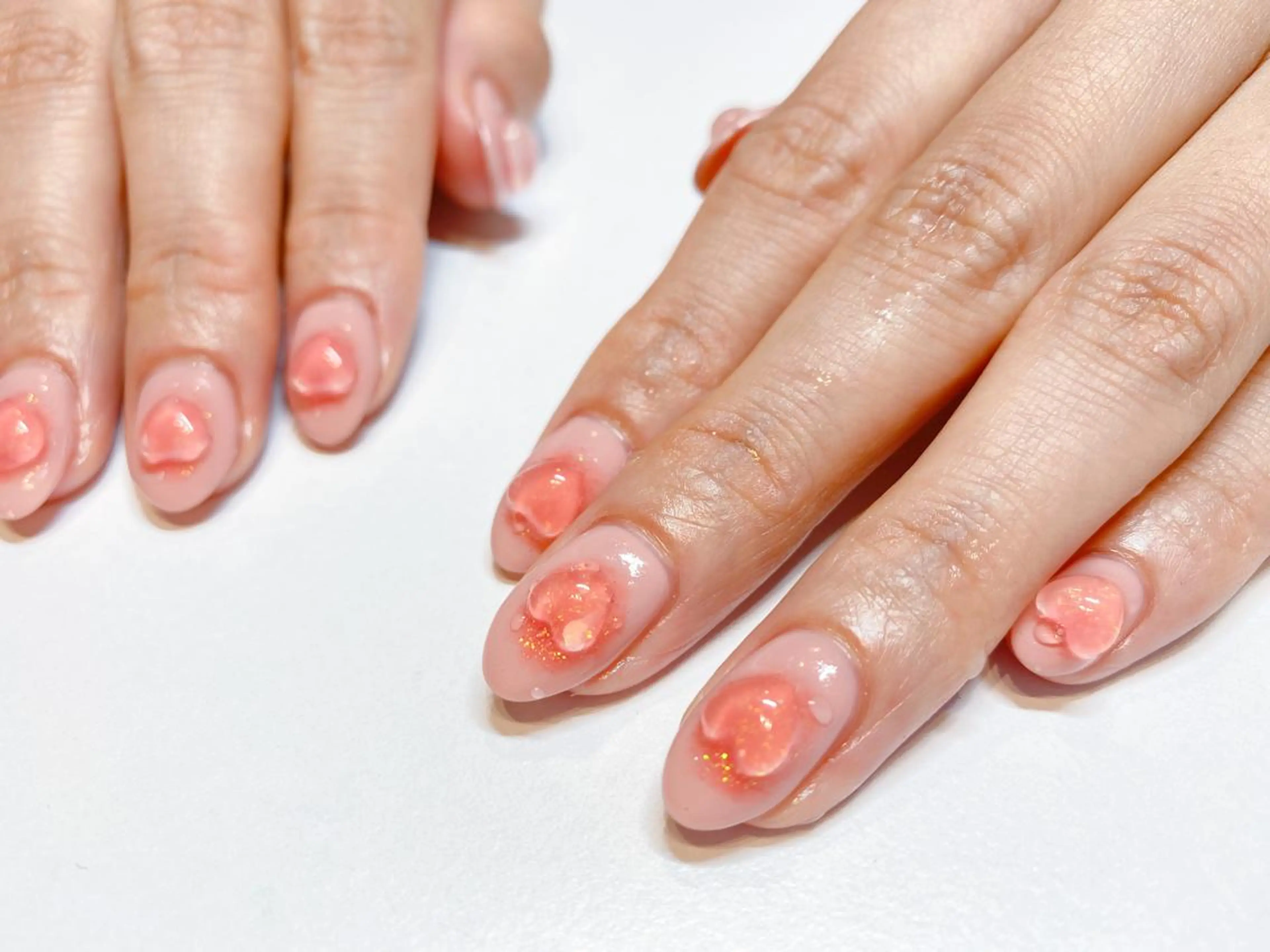 ネイル チークネイル ハート ラメ(グリッター) ハンドネイル 表参道colore所属・表参道colore店 REICAのネイルデザイン