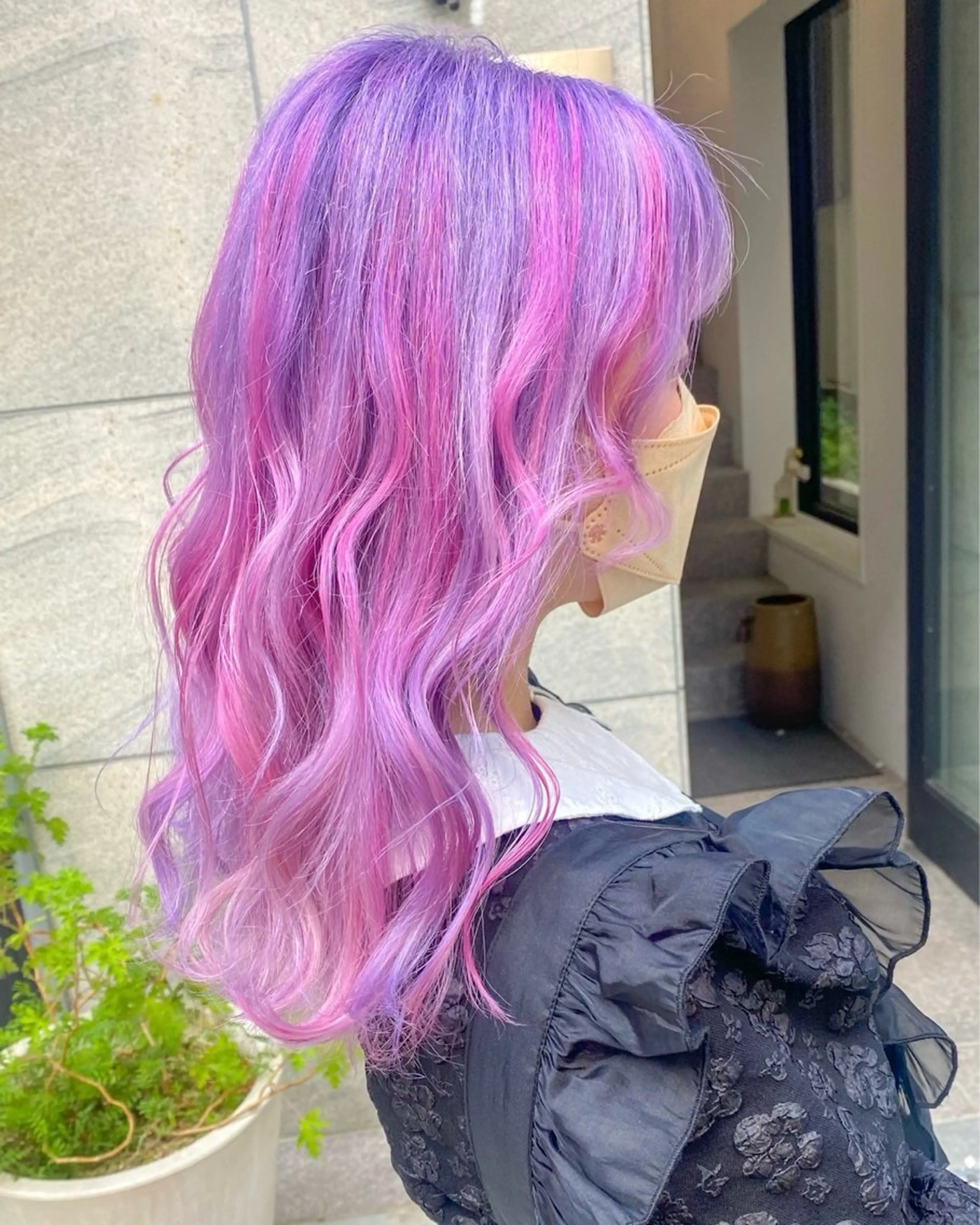 ミディアム カラー カシス ハイトーンカラー インナーカラー 韓国風カラー ラベンダーカラー ヘアカラー Chérie所属・Chérie 渋谷/カラーサロンのヘアスタイル