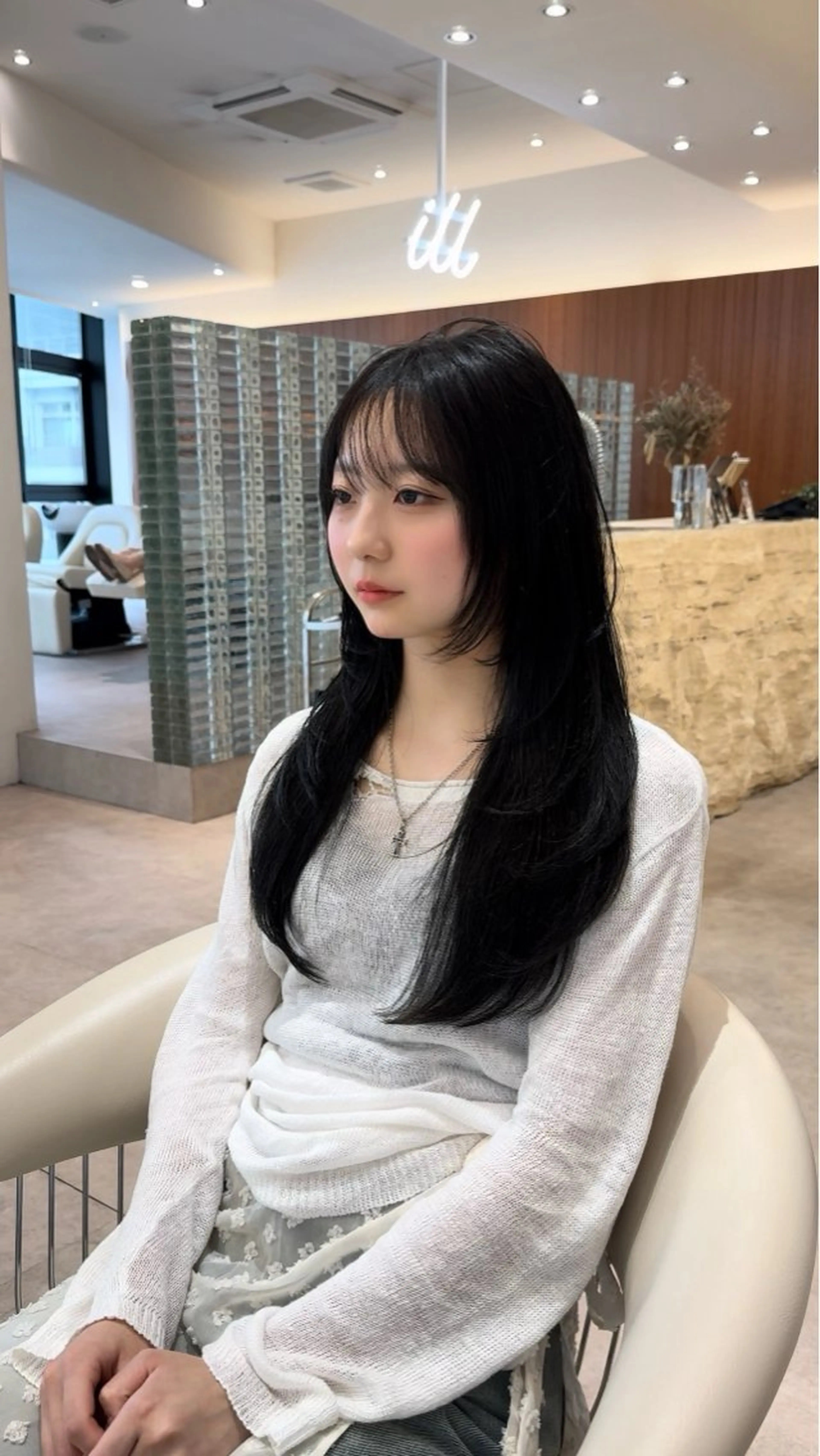 ロング カラー 黒髪 ブルーカラー ブルーブラック ダークグレー ダークグレージュ カット 縮毛矯正 トリートメント ヘアセット 韓国レイヤー🇰🇷 韓国研修◎渋谷カイトのヘアスタイル