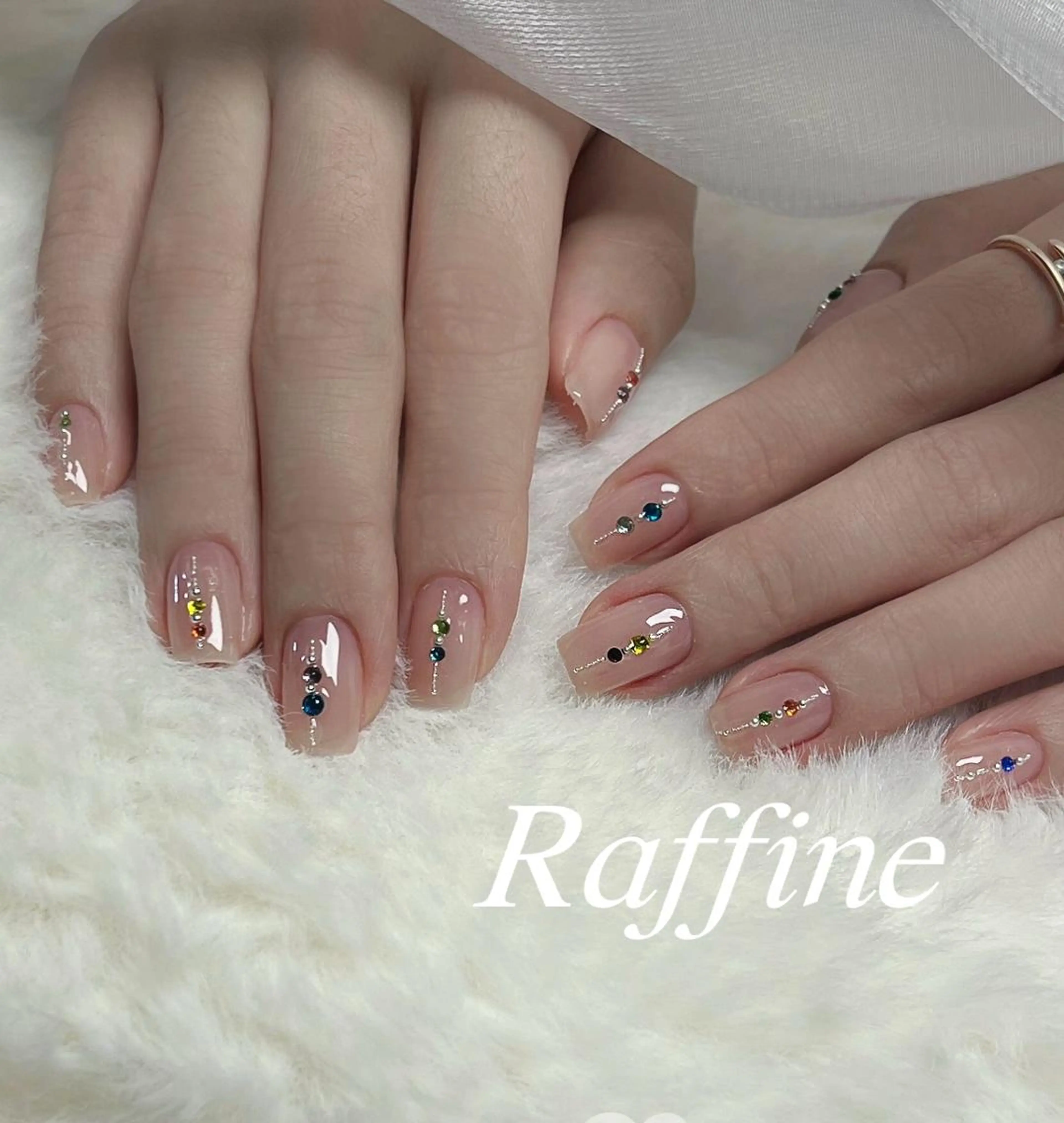 ネイル ハンドネイル RAFFINE haru🦋🩵のネイルデザイン