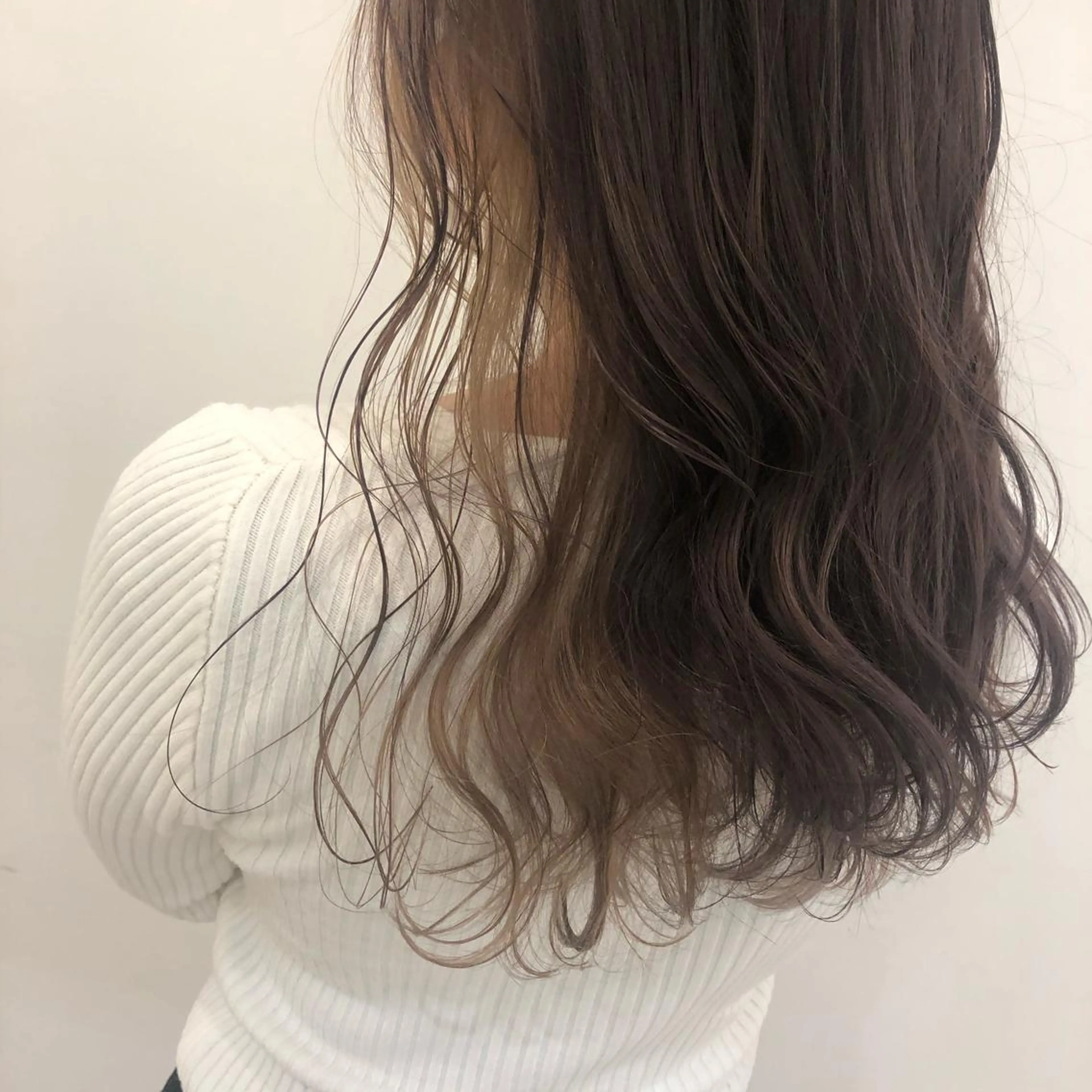 ロング 銀座／レイヤーカット 🤍内野すみれのヘアスタイル