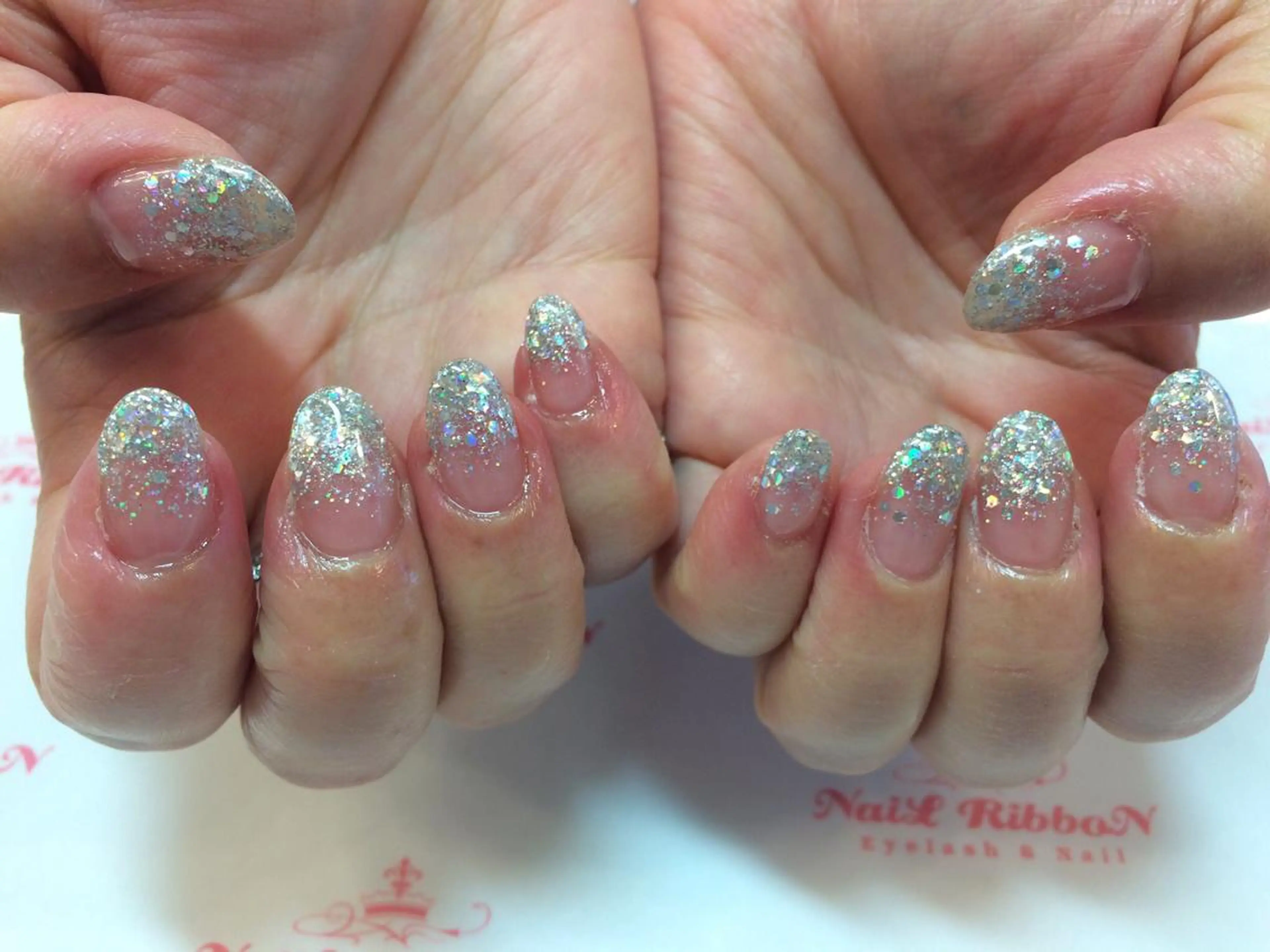 ネイル ネイルリボン 受付スタッフのネイルデザイン