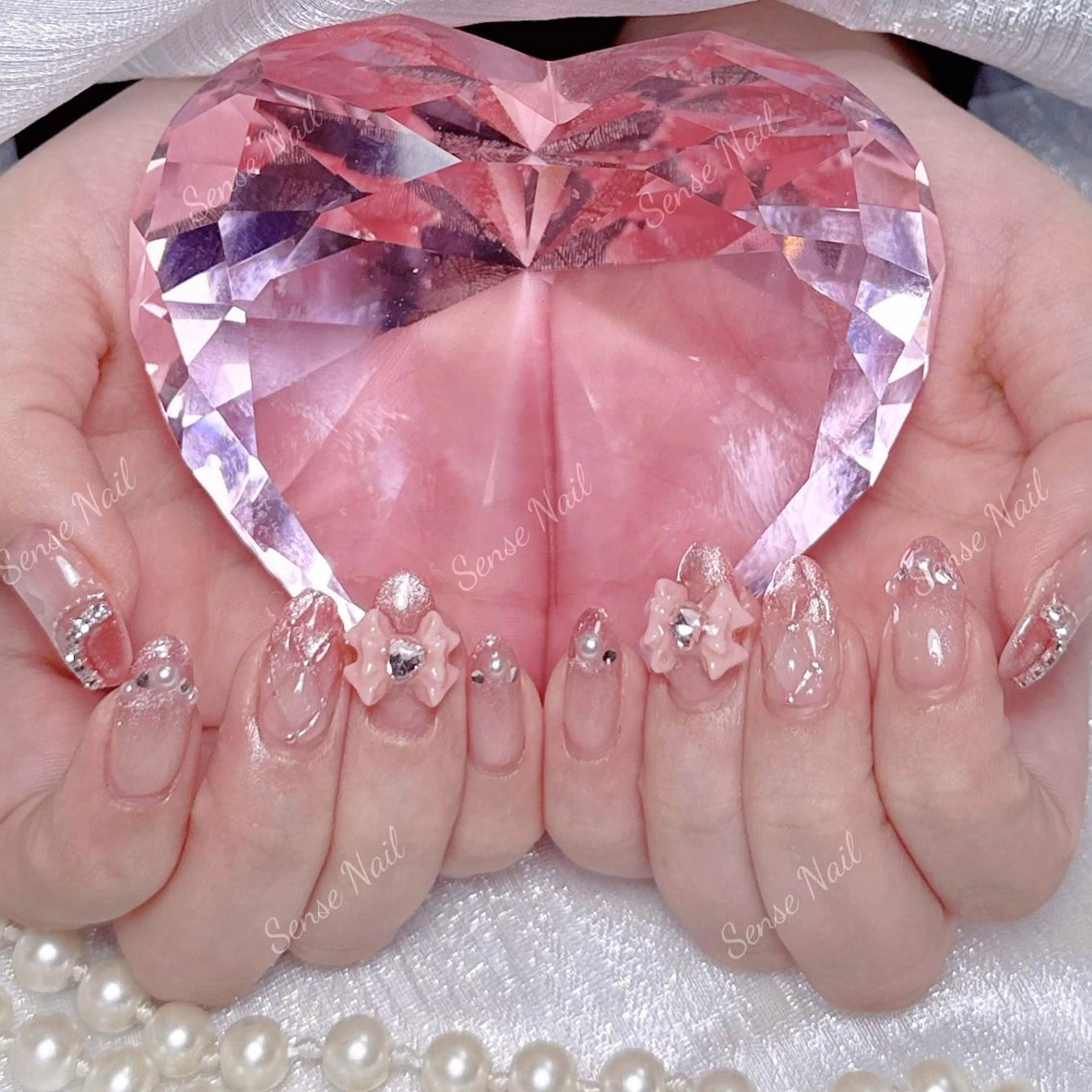 ネイル Queening 🦋のネイルデザイン