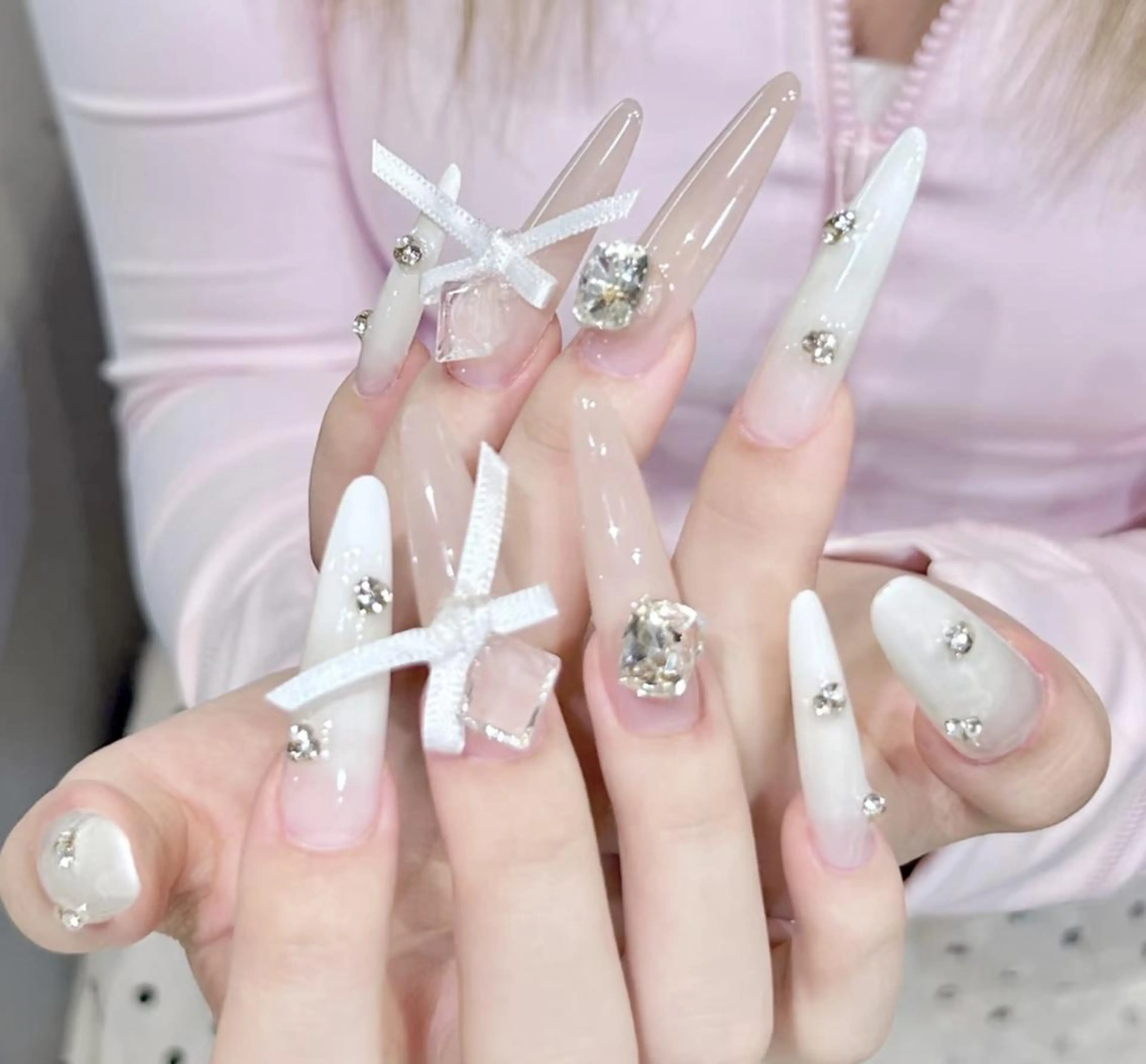 ネイル ハンドネイル 🎀 Ayaka_nailのネイルデザイン
