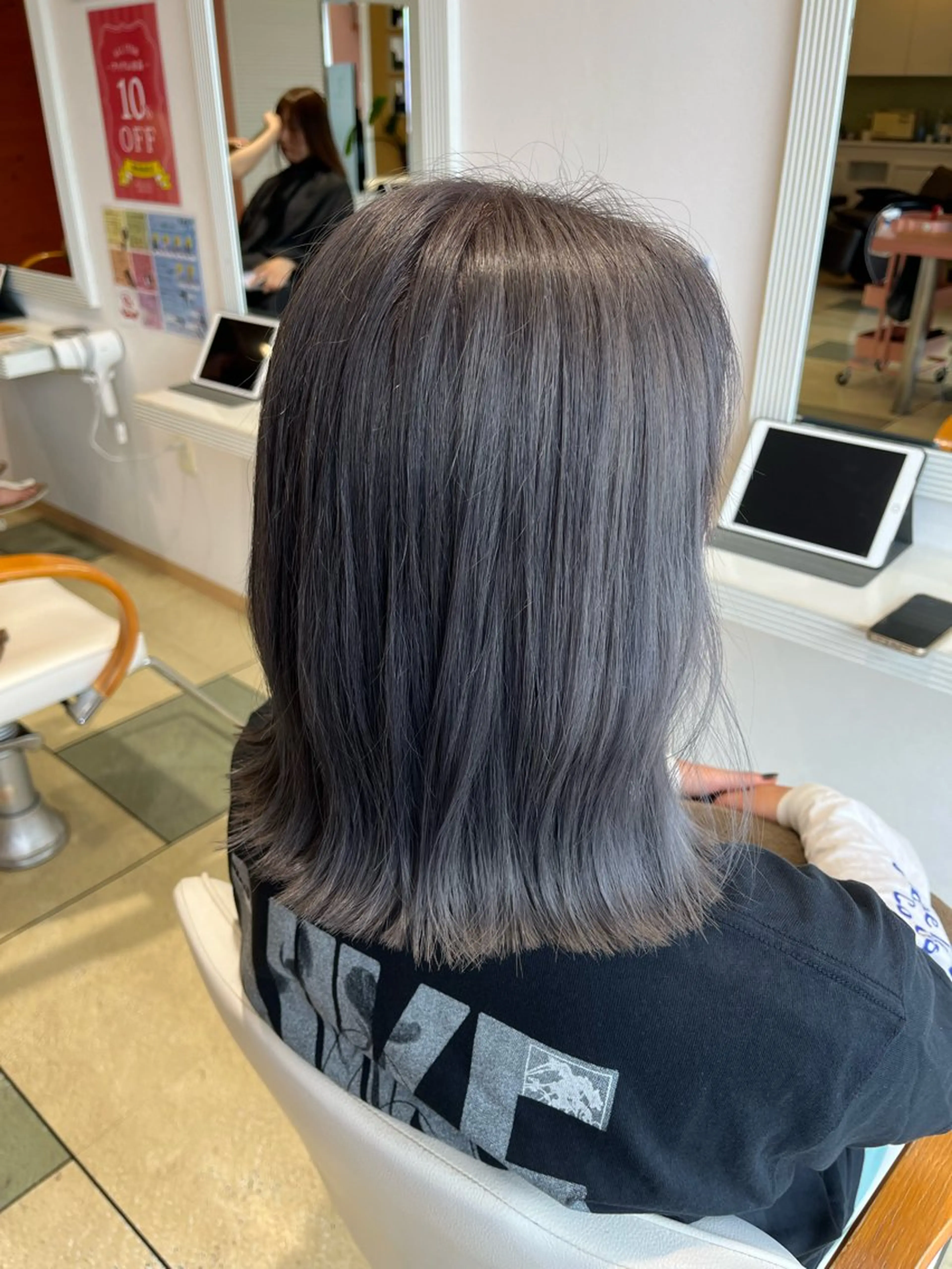 ミディアム カラー カット ヘアカラー トリートメント ☘️折戸結菜☘️ ハイトーンカラーのヘアスタイル