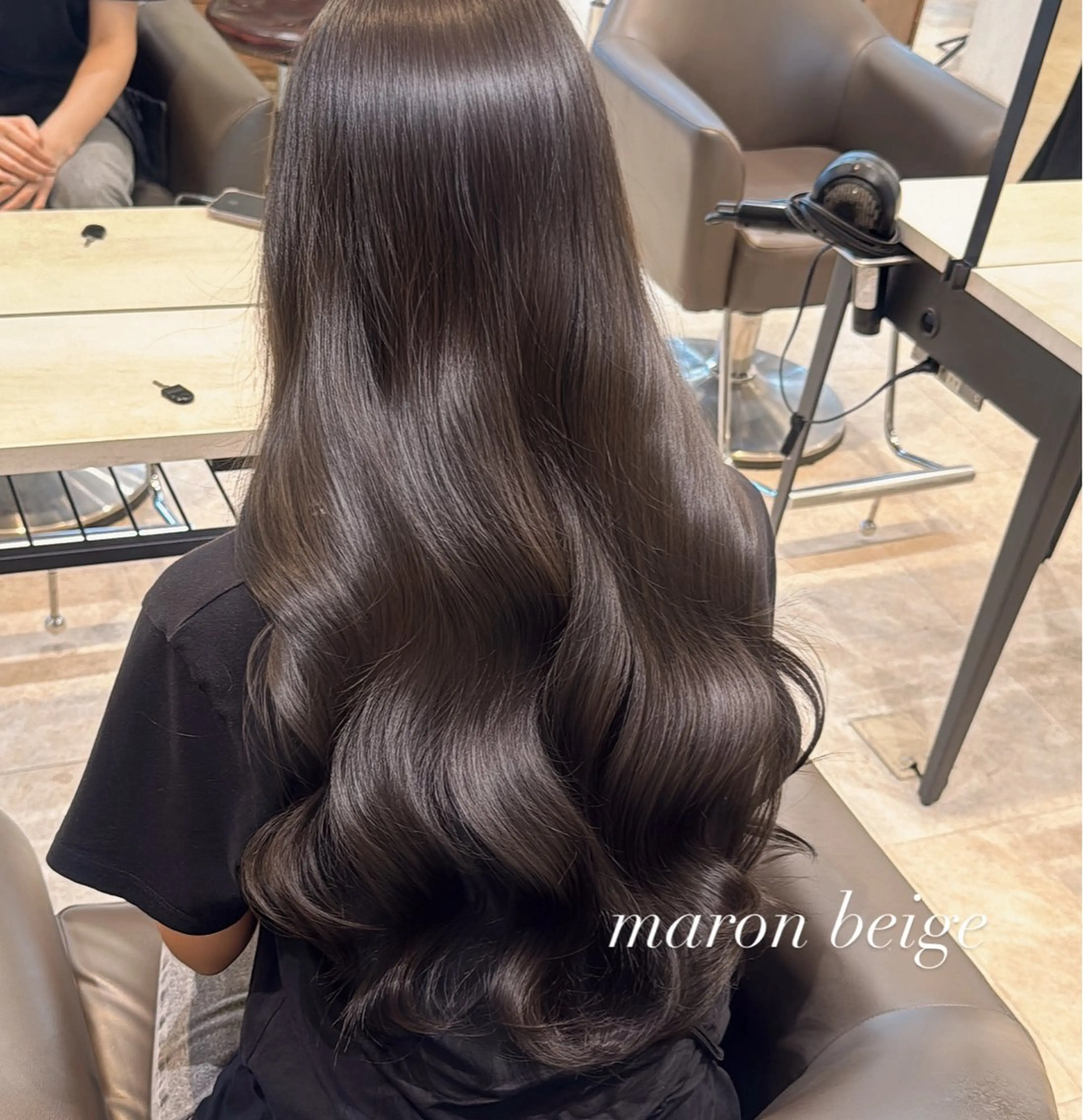 ロング カラー パーマ ヘアアレンジ カット ヘアカラー トリートメント JYUNESU所属・韓国・韓国ヘア 髪質改善のヘアスタイル