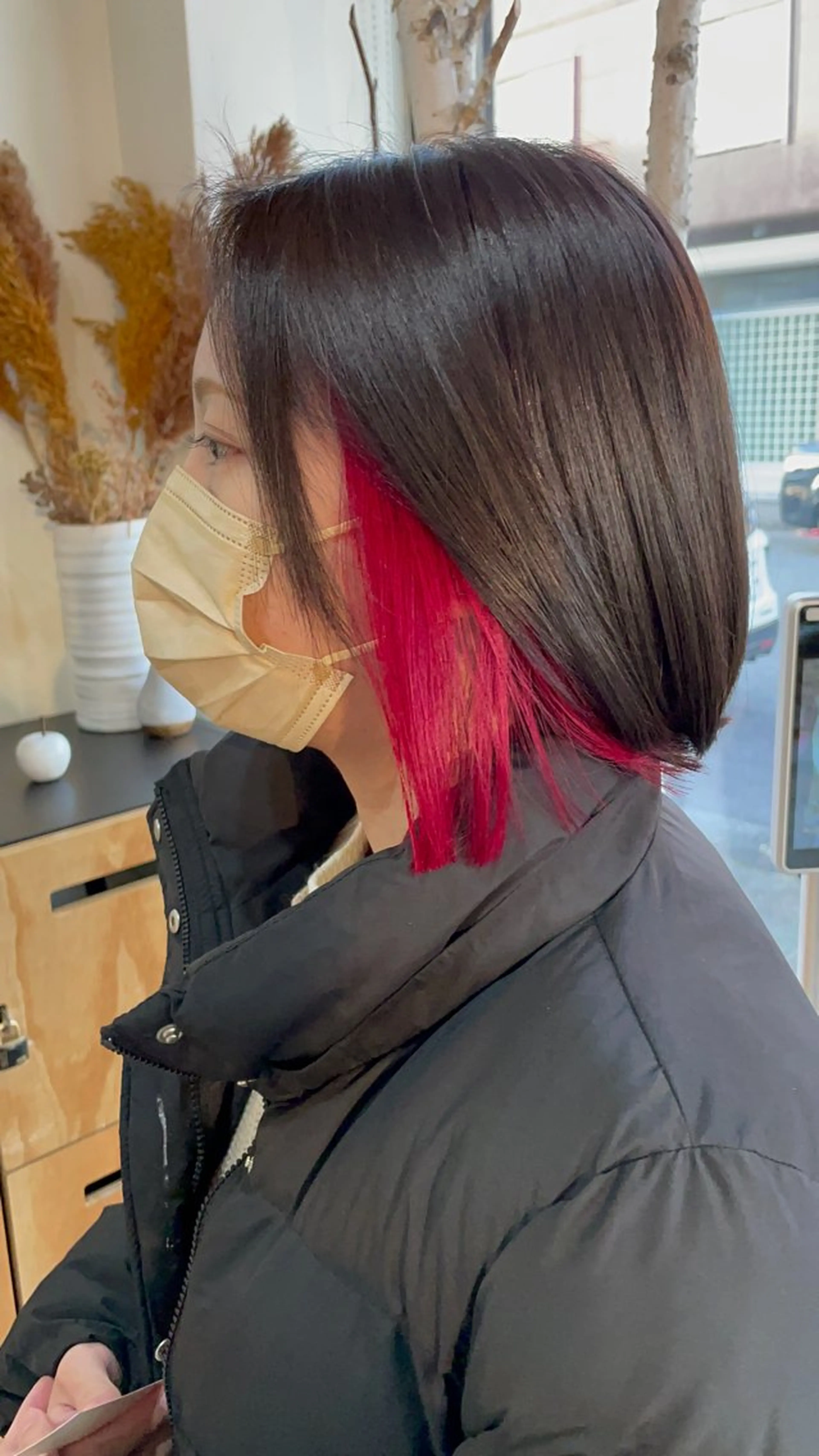 ショート カラー イヤリングカラー レッドカラー ヘアカラー noa.所属・🎨カラー専門家🎨 チャーリーのヘアスタイル