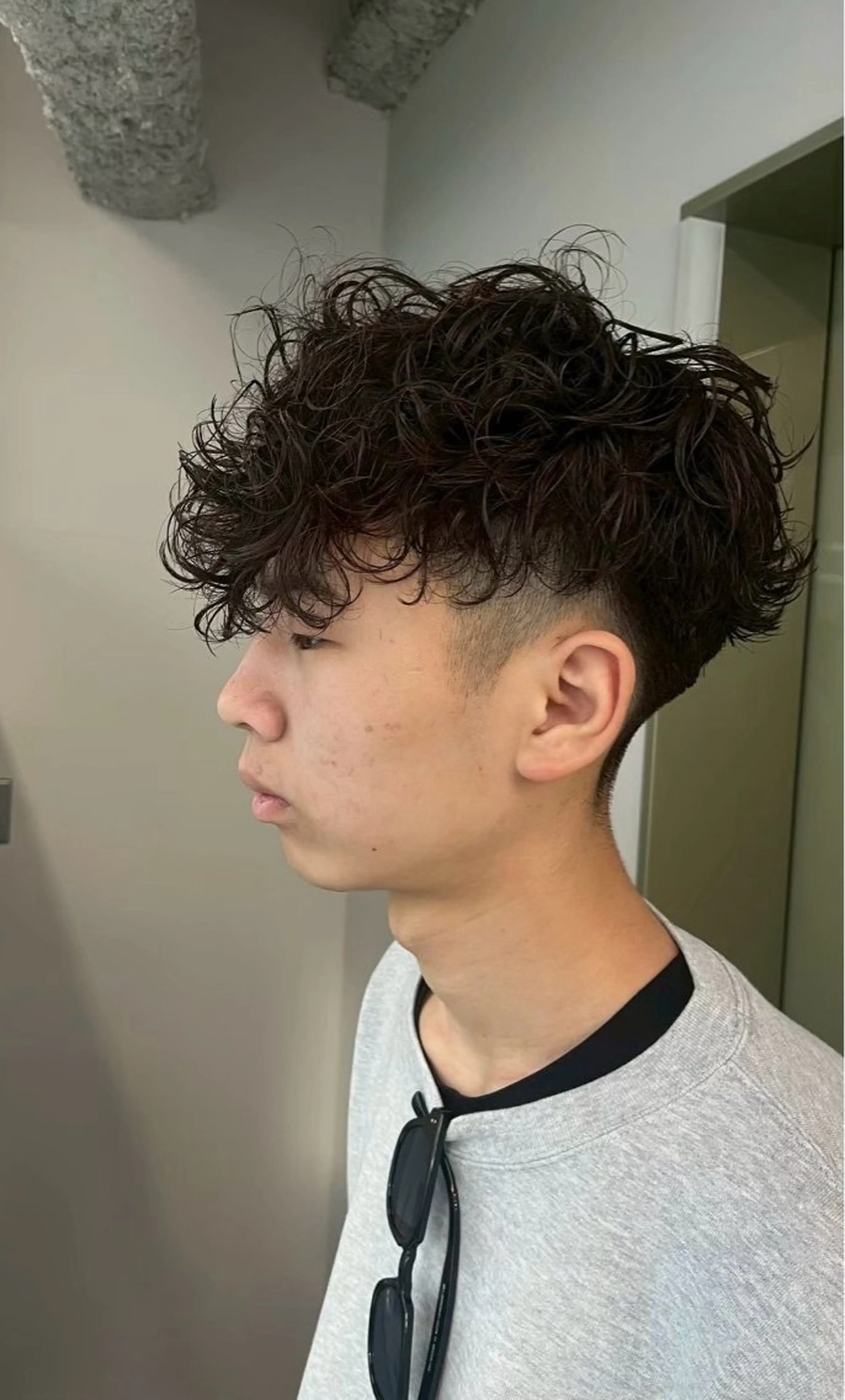 ショート パーマ メンズ メンズパーマ スペインカール 刈り上げ 坂本響 メンズカット/パーマのヘアスタイル